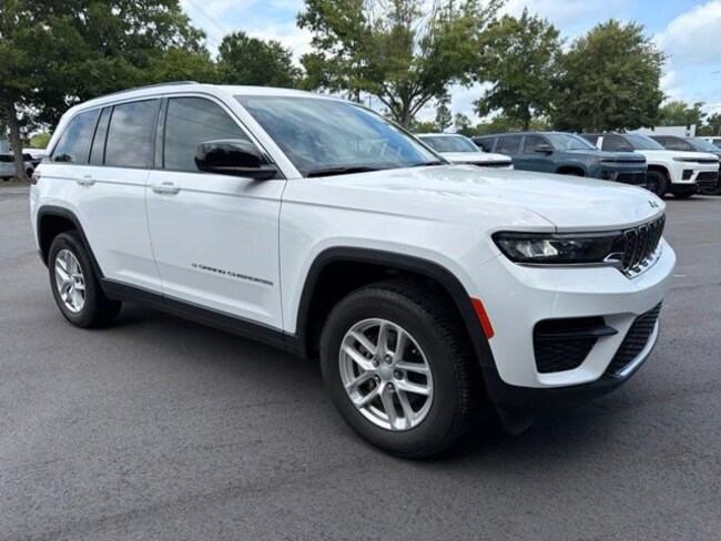 2023 Jeep Grand Cherokee Laredo SUV