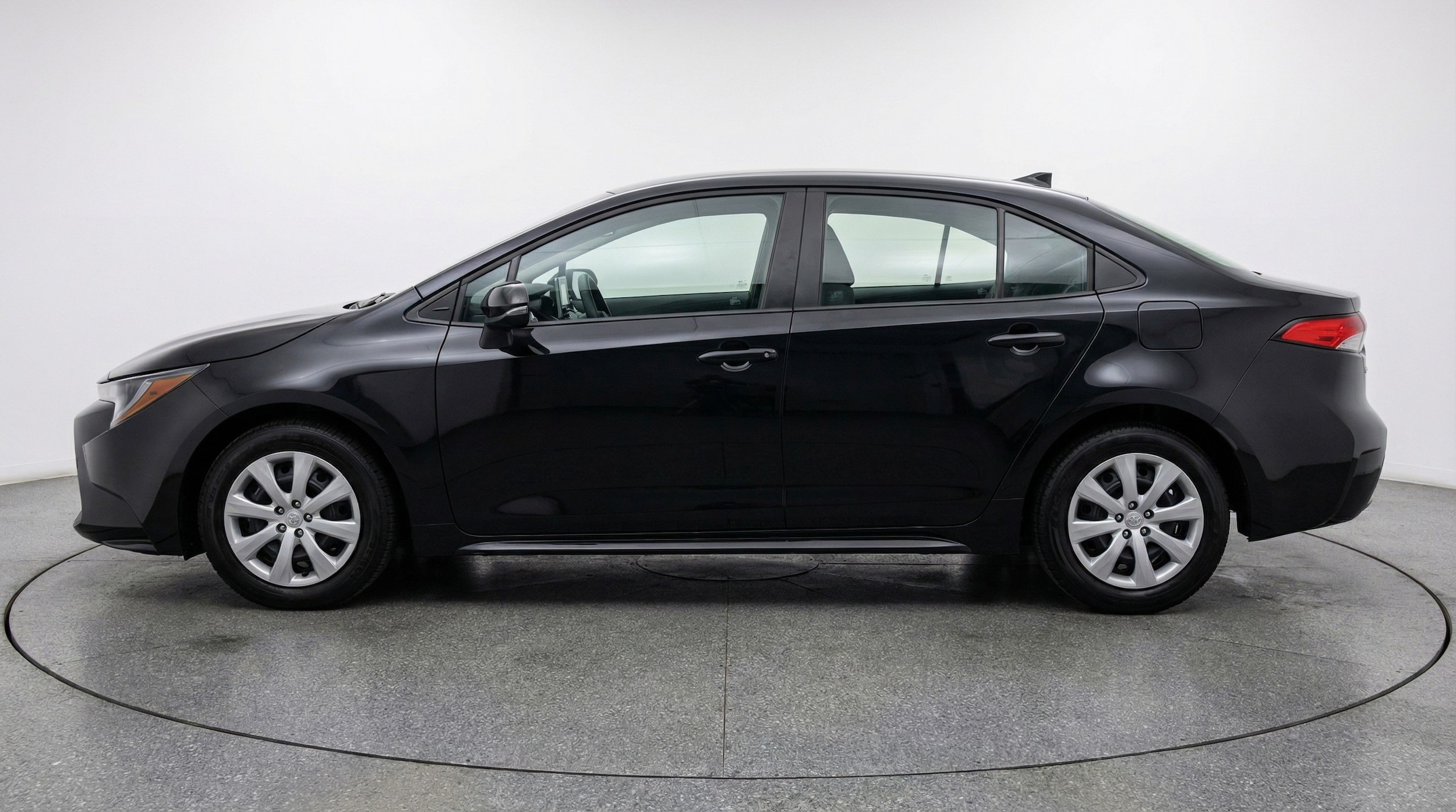 Thumbnail: 2025 Toyota Corolla - 4