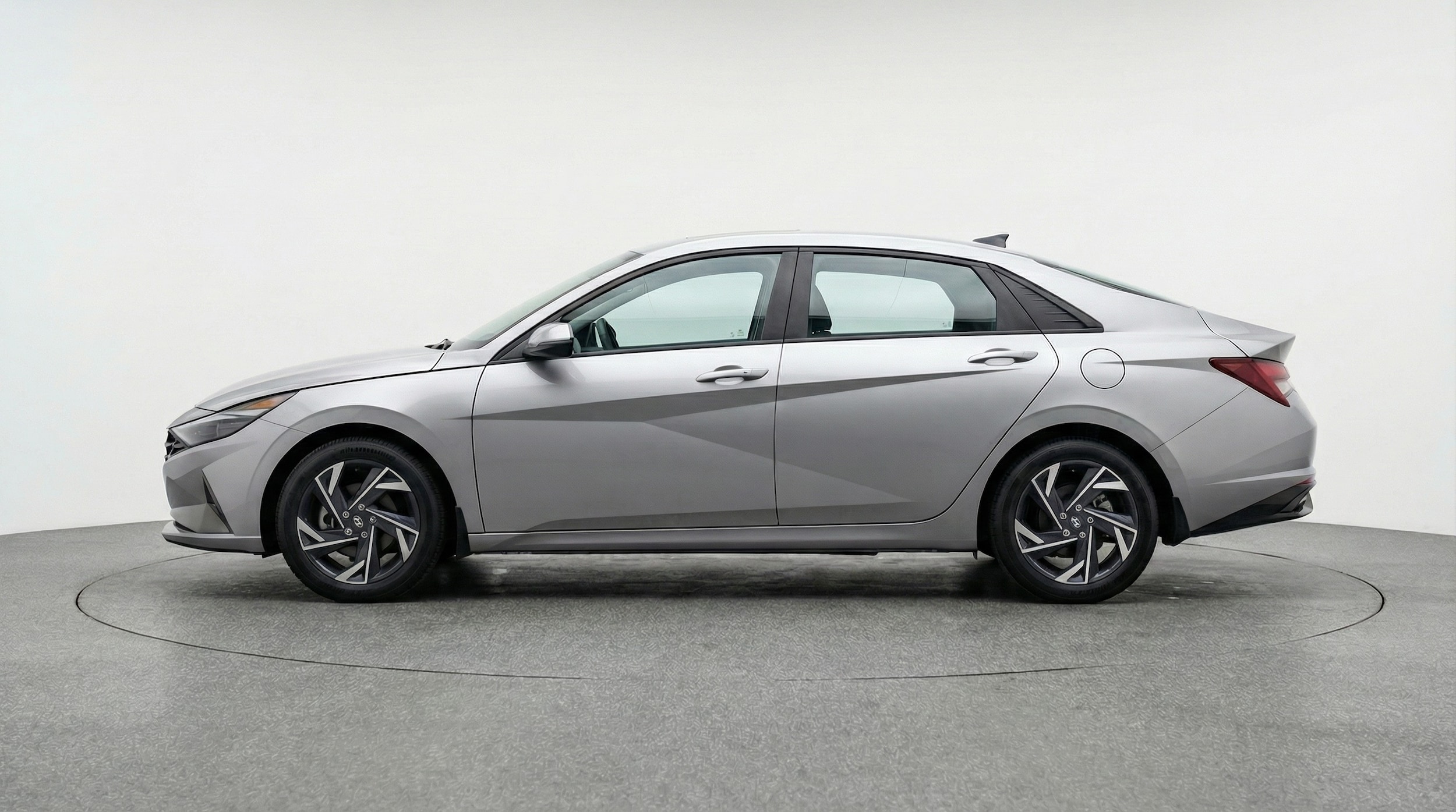 Thumbnail: 2025 Hyundai Elantra - 4