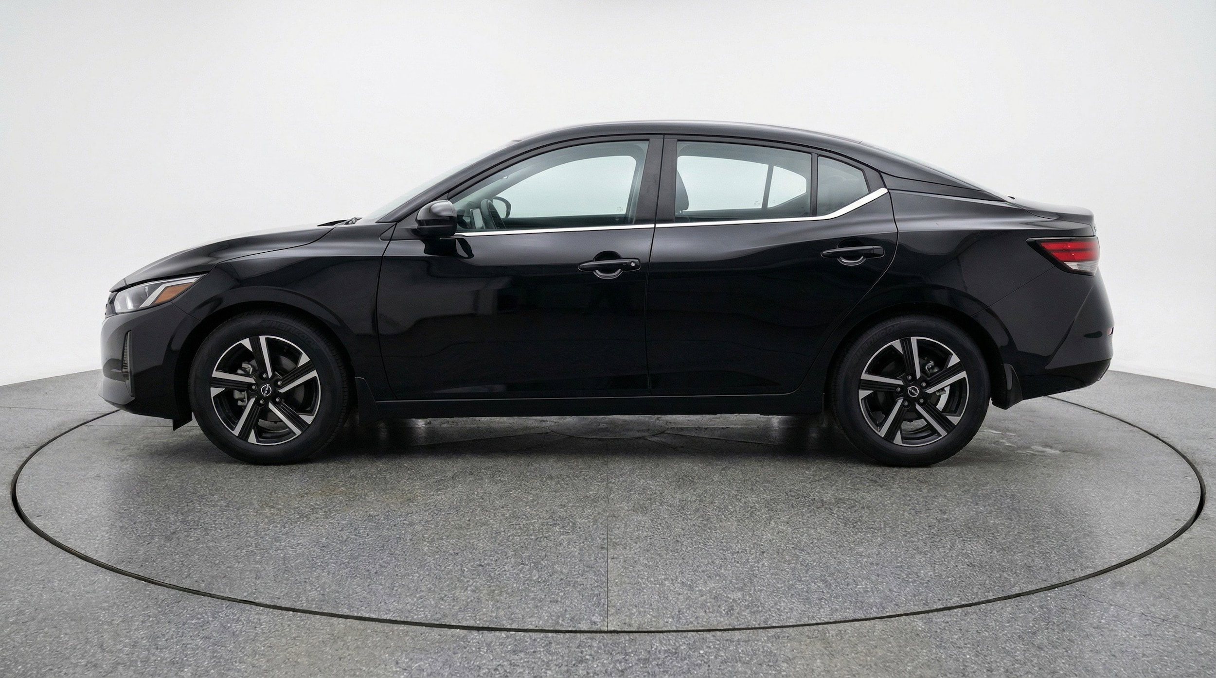 Thumbnail: 2025 Nissan Sentra - 5