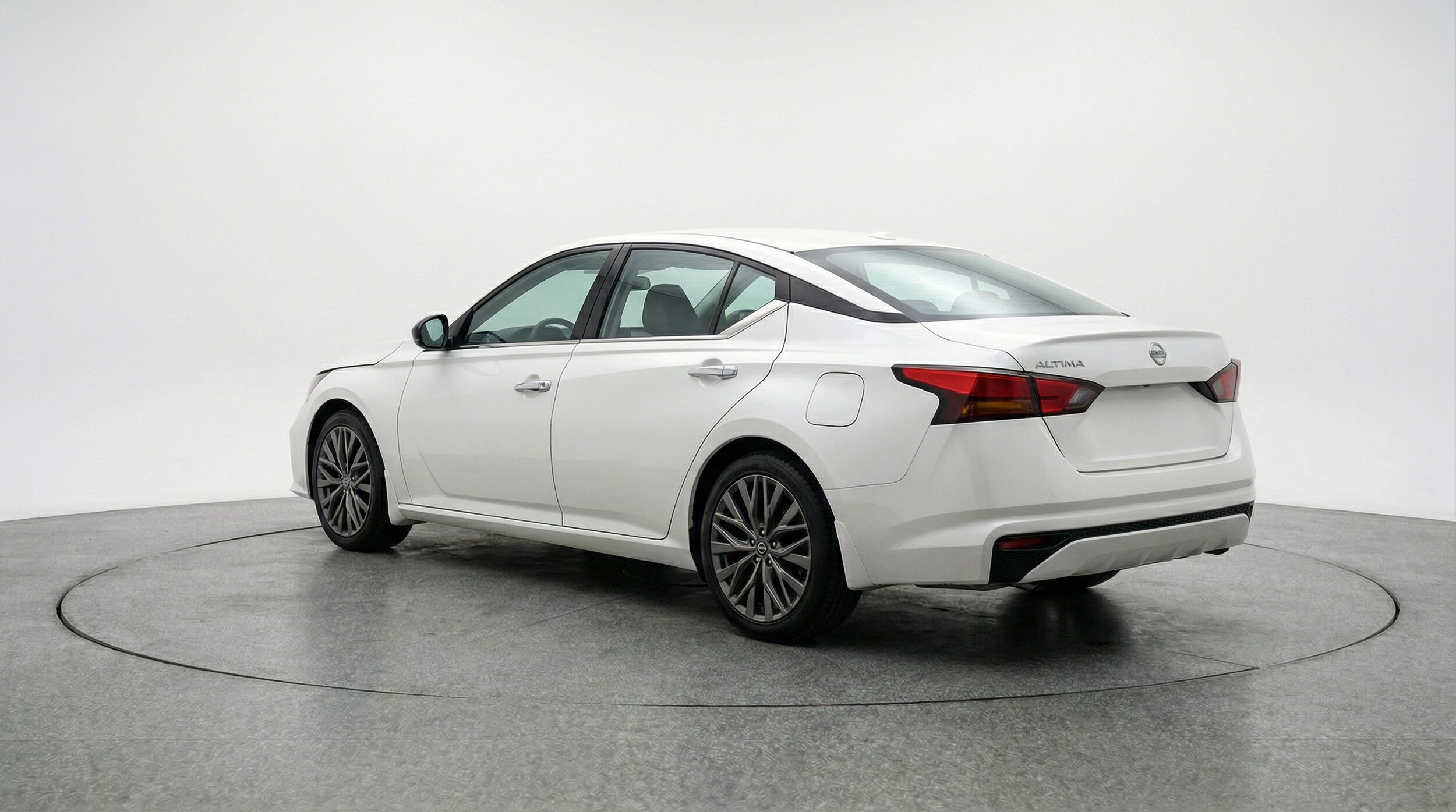 Thumbnail: 2025 Nissan Altima - 5