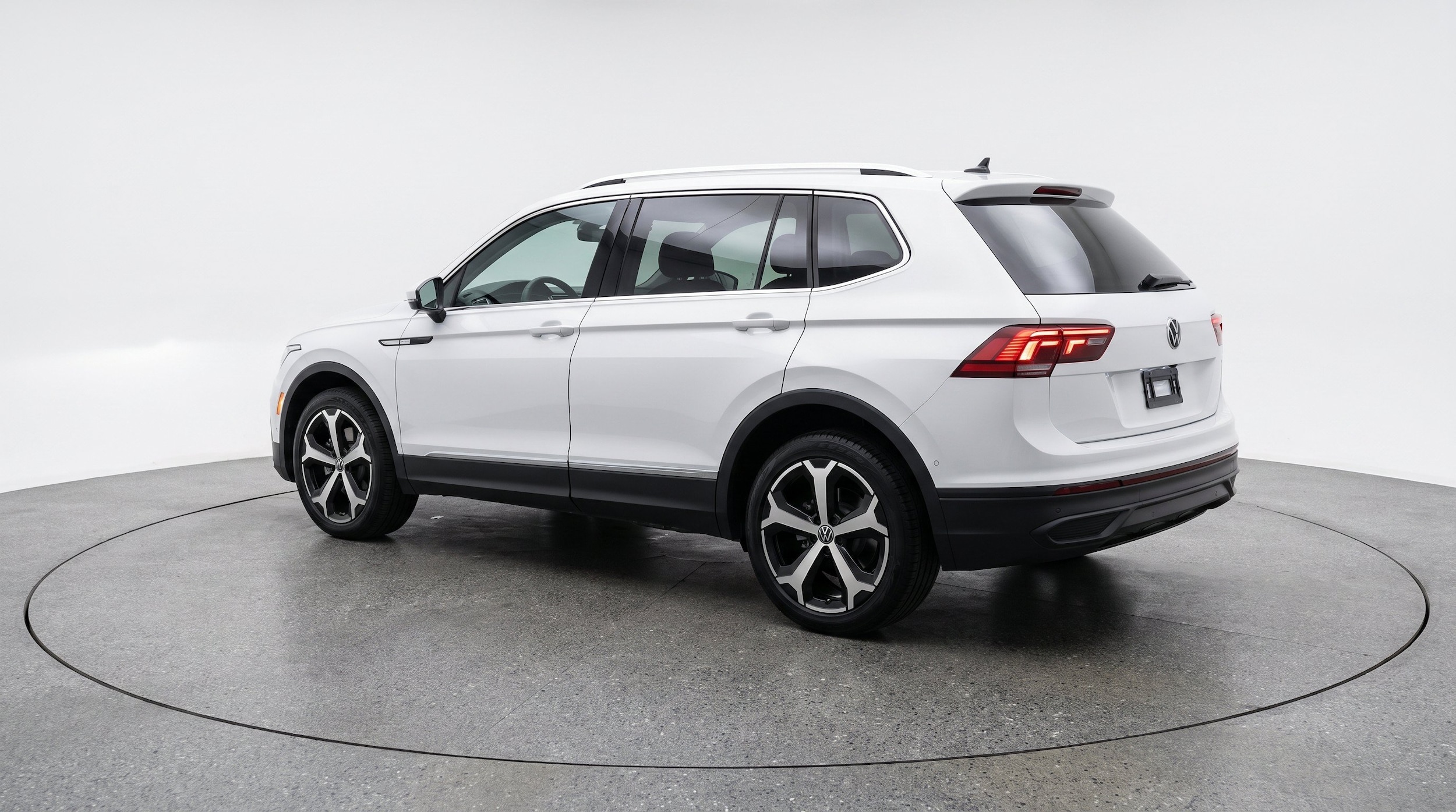 Thumbnail: 2026 Volkswagen Tiguan - 6