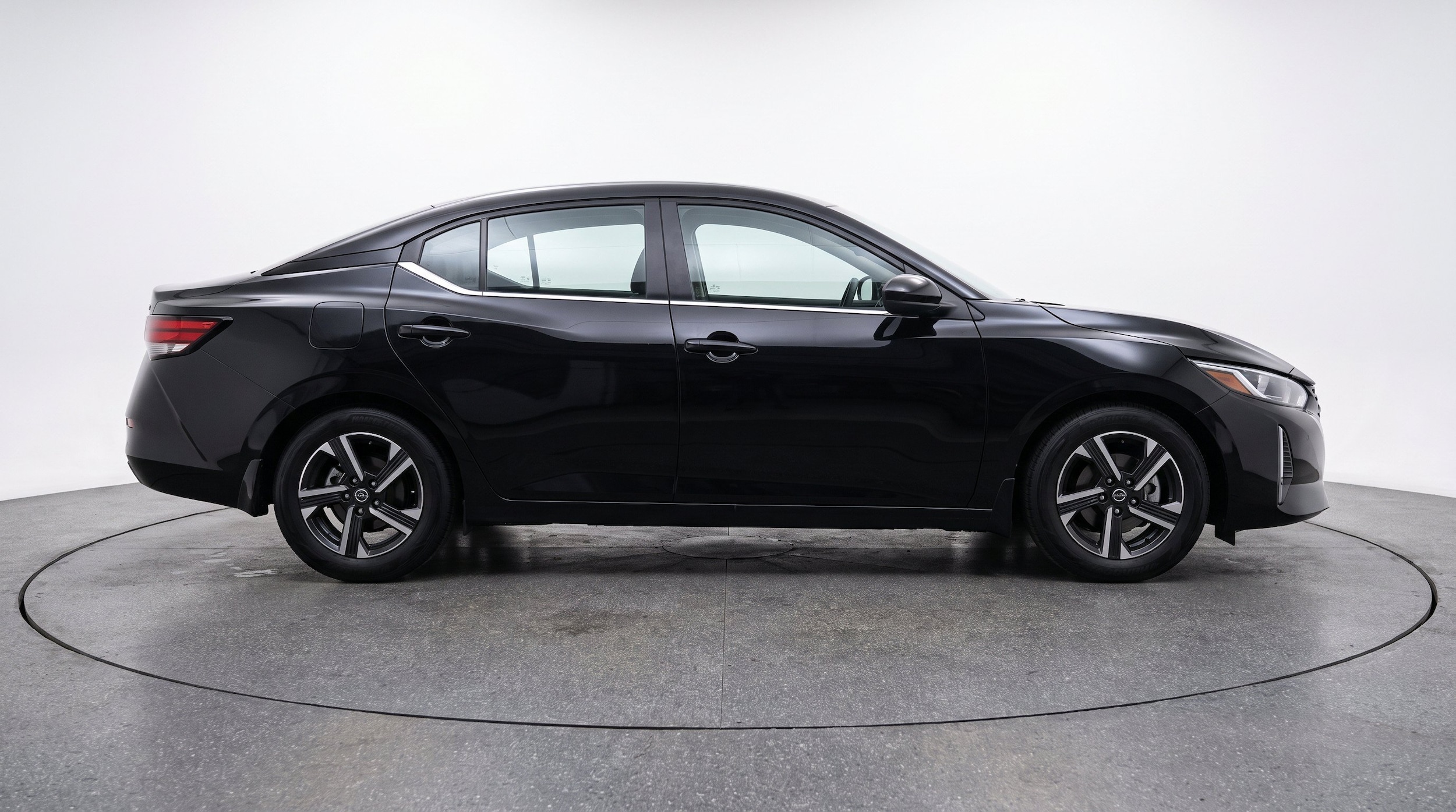 Thumbnail: 2025 Nissan Sentra - 10