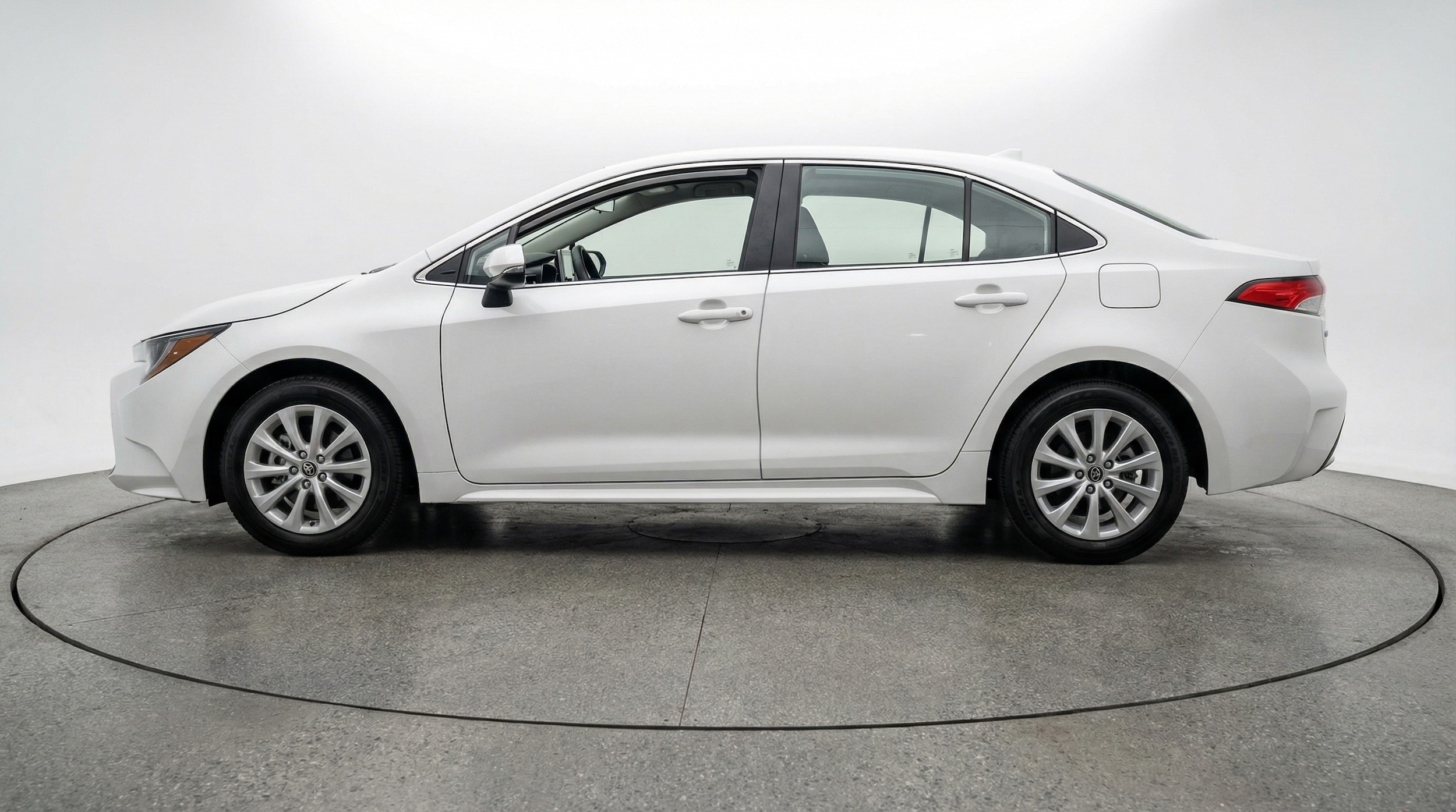 Thumbnail: 2025 Toyota Corolla - 4