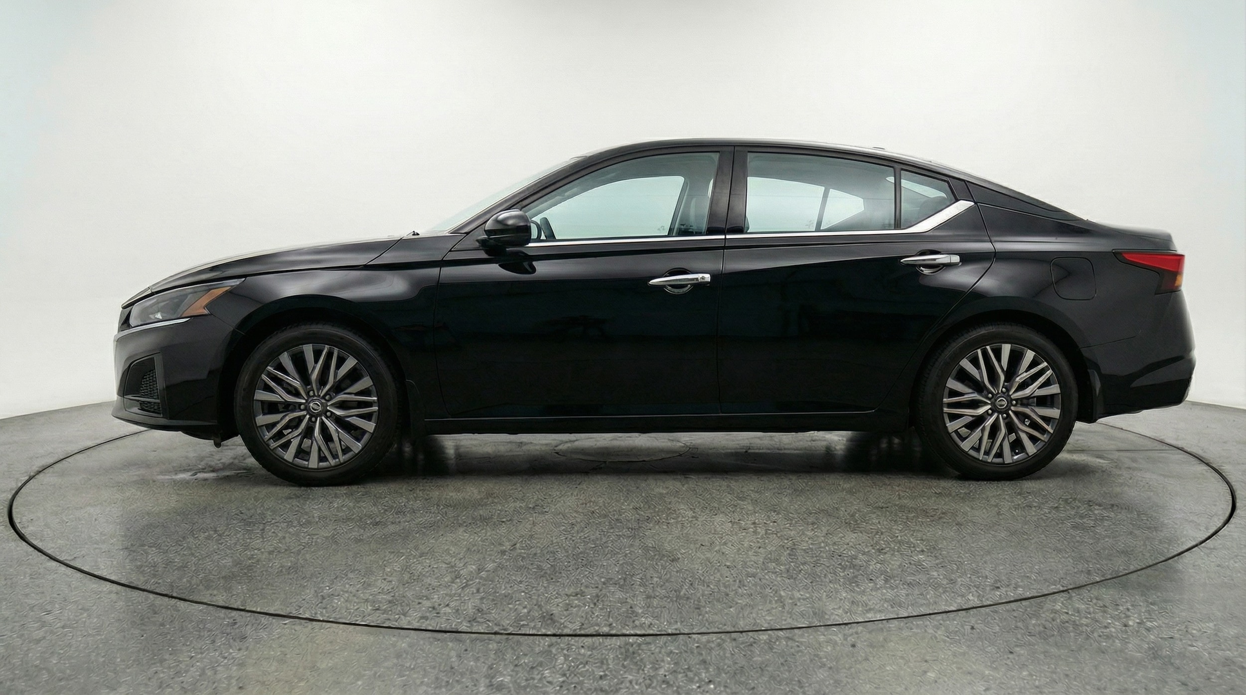 Thumbnail: 2025 Nissan Altima - 4