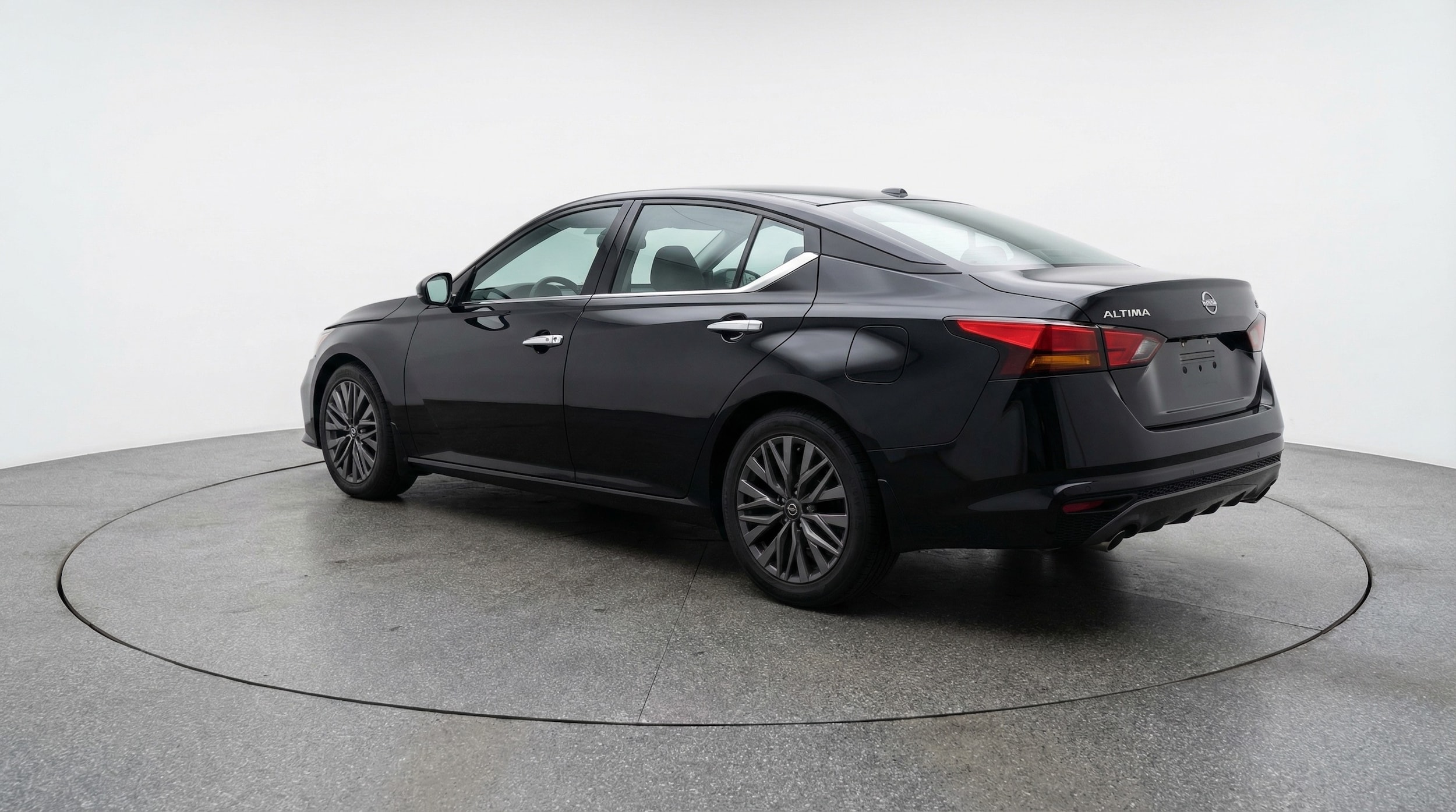 Thumbnail: 2025 Nissan Altima - 5