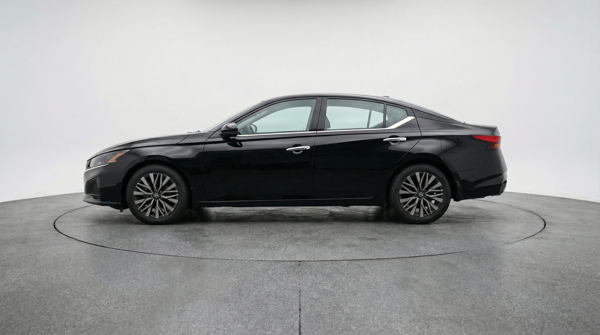 Thumbnail: 2025 Nissan Altima - 4