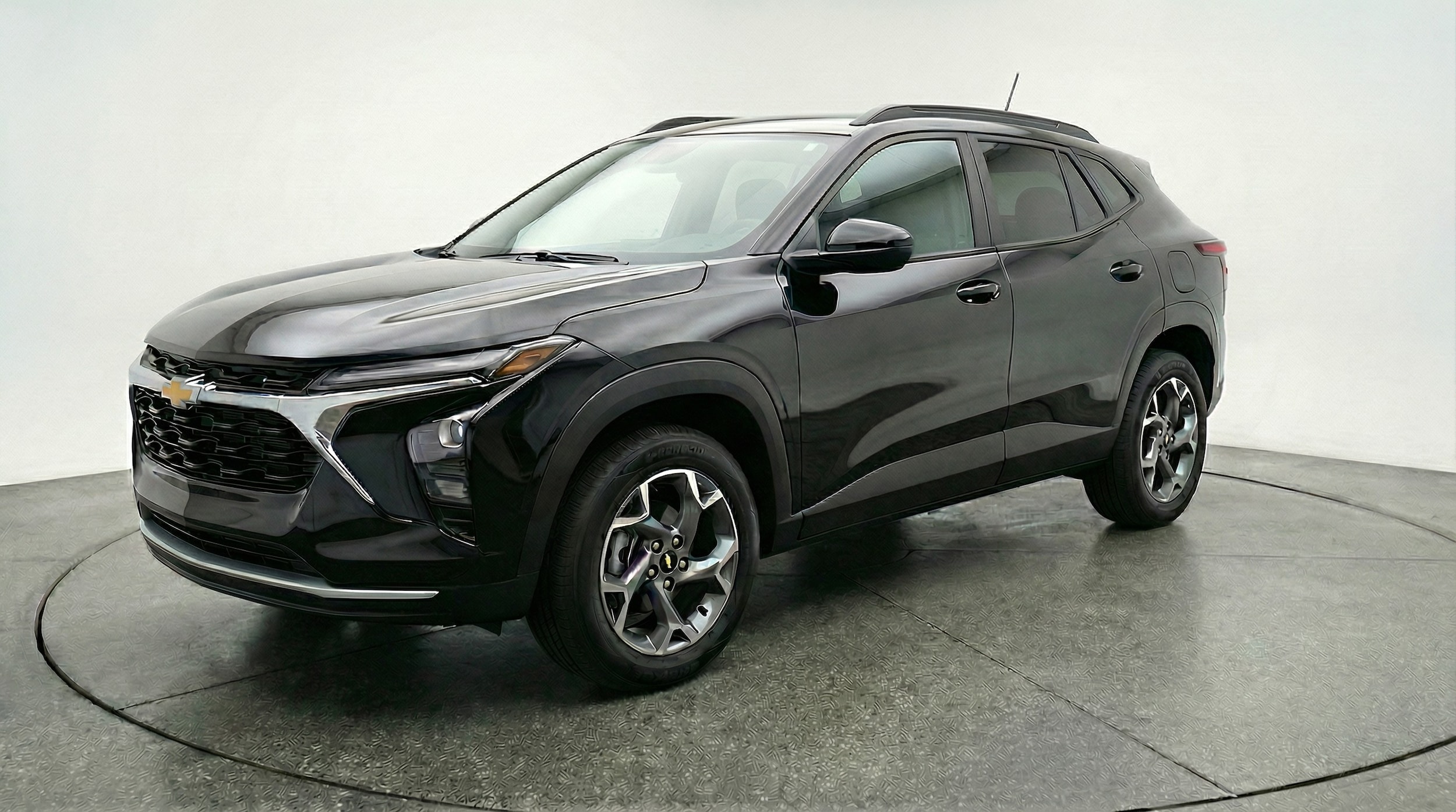 Thumbnail: 2025 Chevrolet Trax - 3