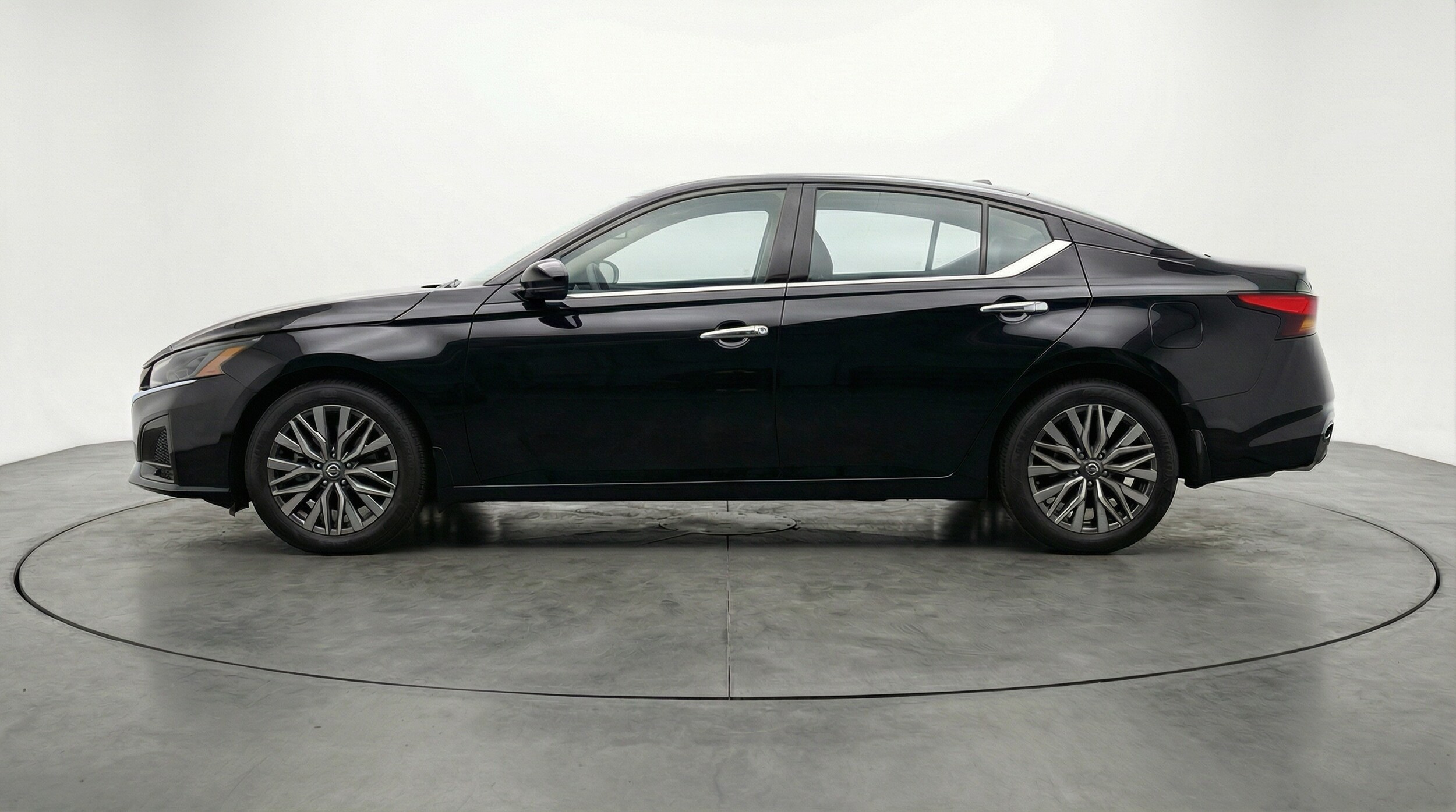 Thumbnail: 2025 Nissan Altima - 4