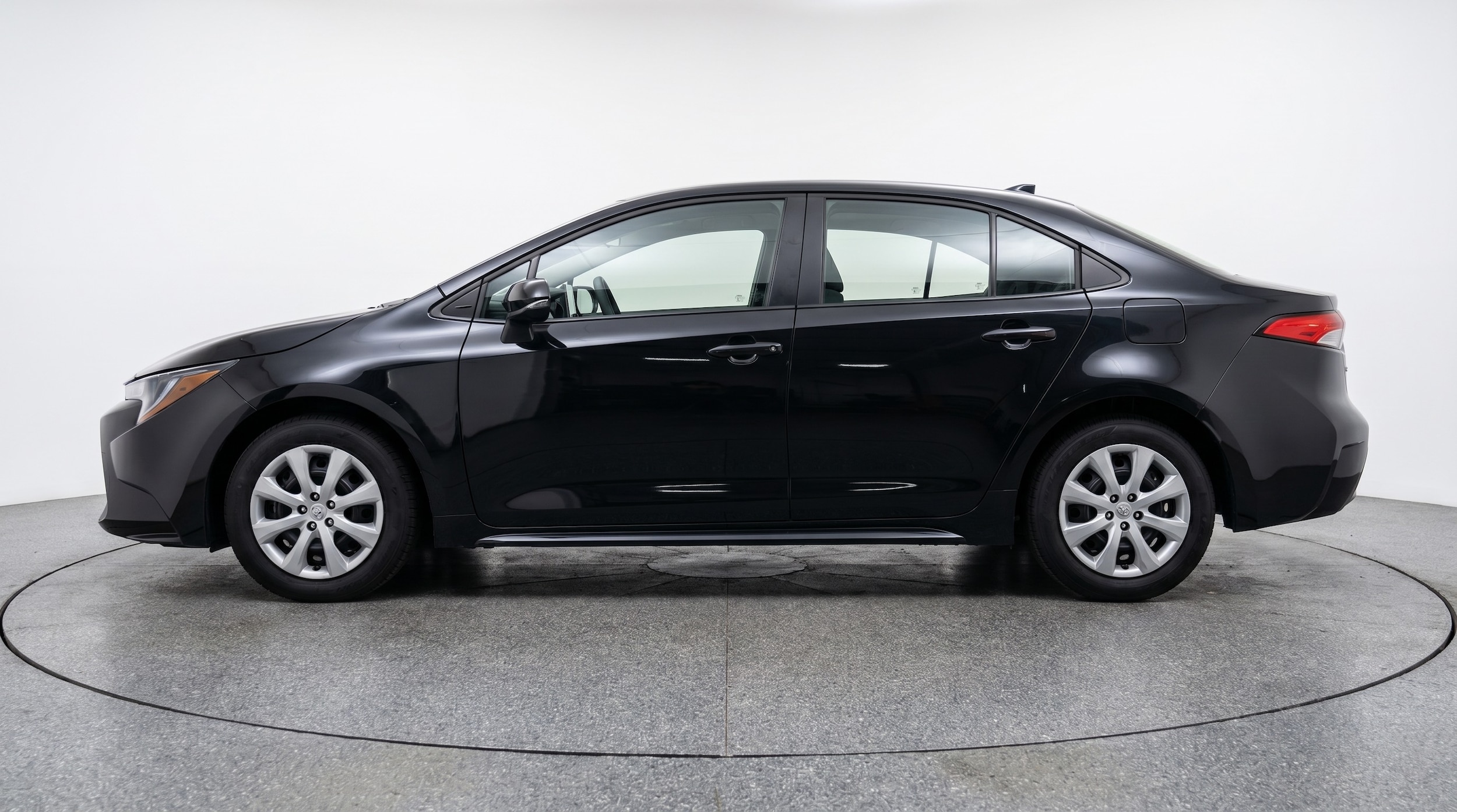 Thumbnail: 2025 Toyota Corolla - 4