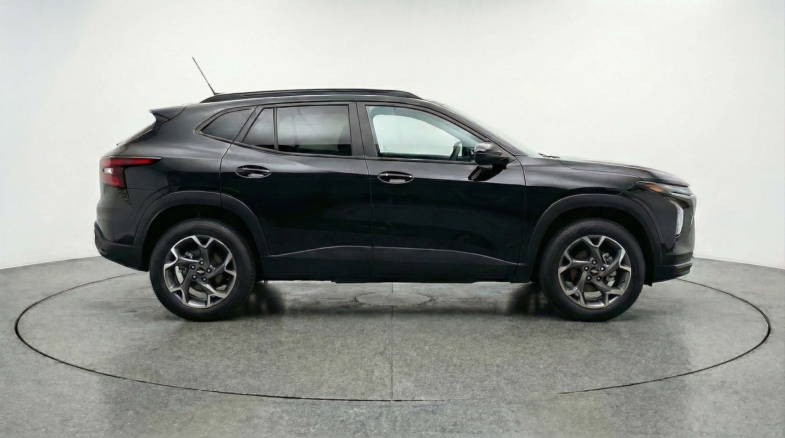 Thumbnail: 2025 Chevrolet Trax - 8