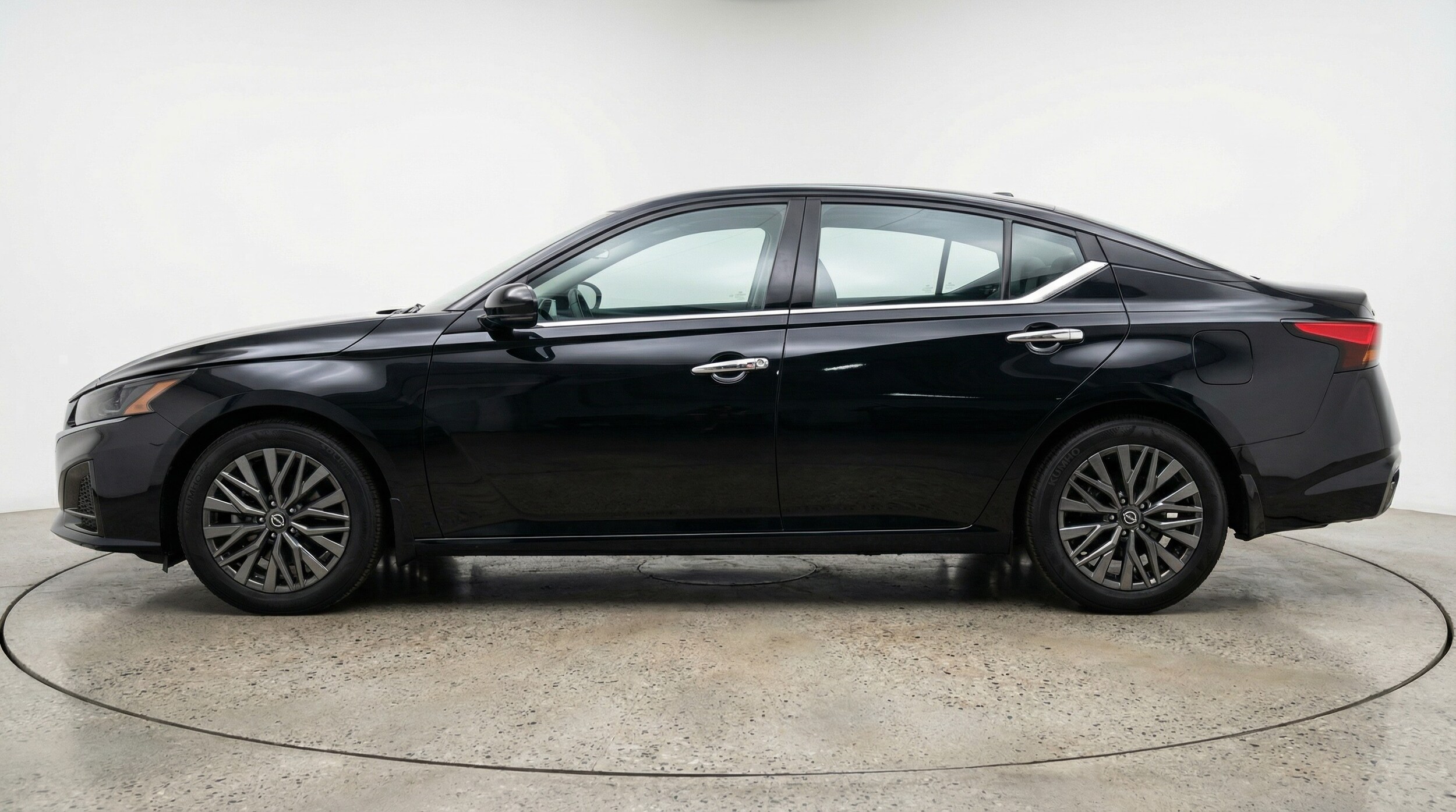 Thumbnail: 2025 Nissan Altima - 4