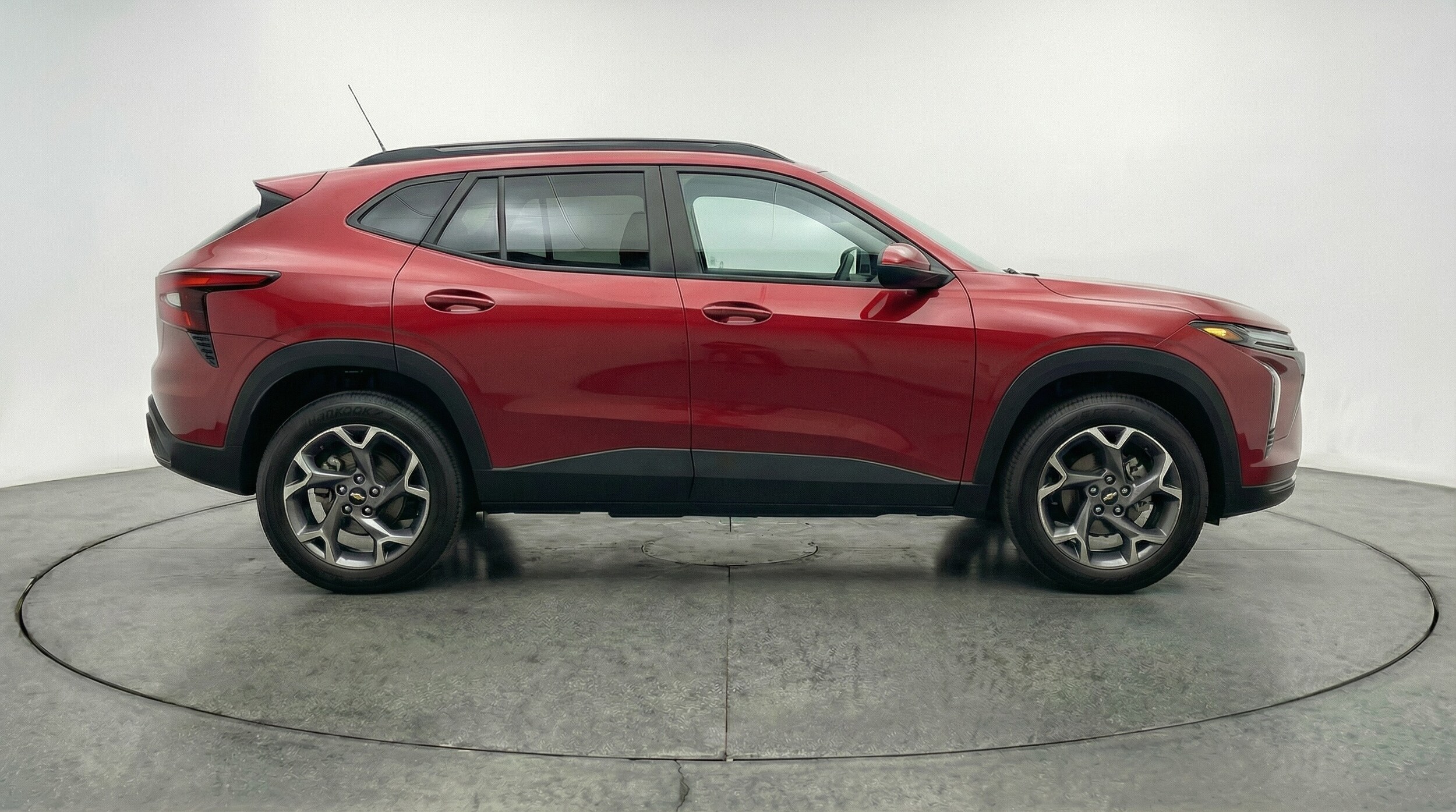 Thumbnail: 2025 Chevrolet Trax - 8