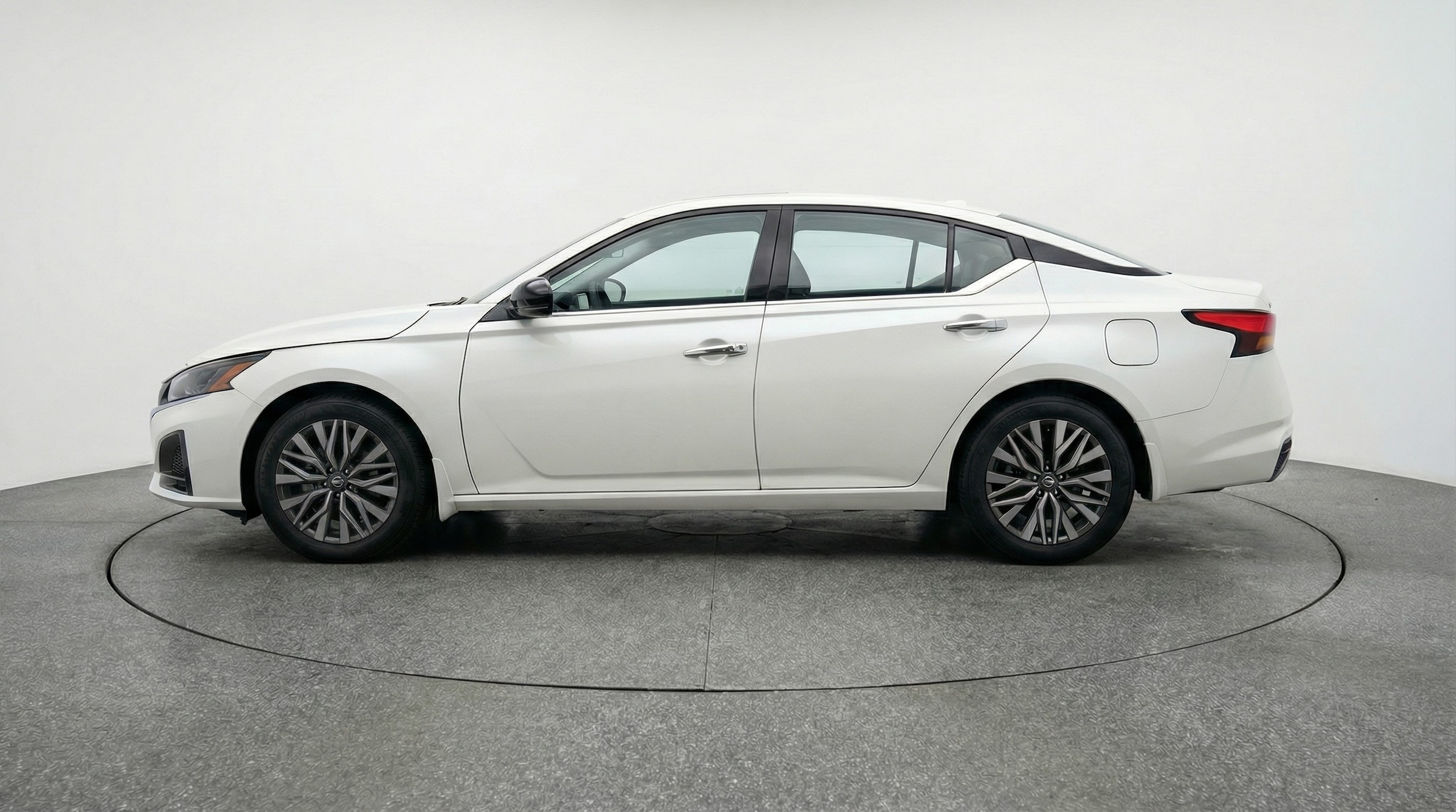 Thumbnail: 2025 Nissan Altima - 4