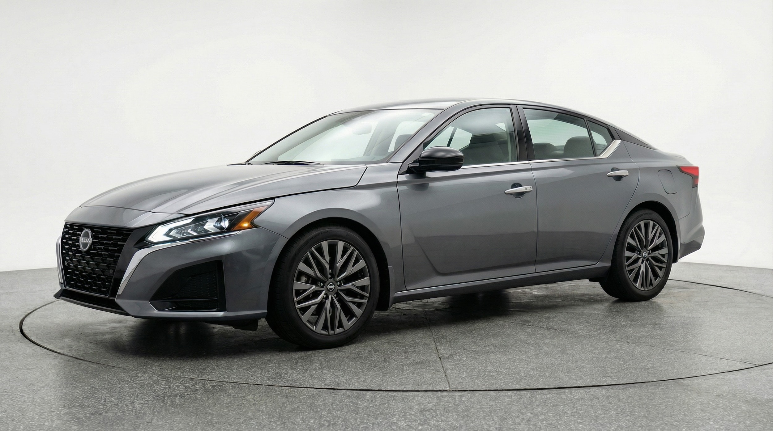 Thumbnail: 2025 Nissan Altima - 3