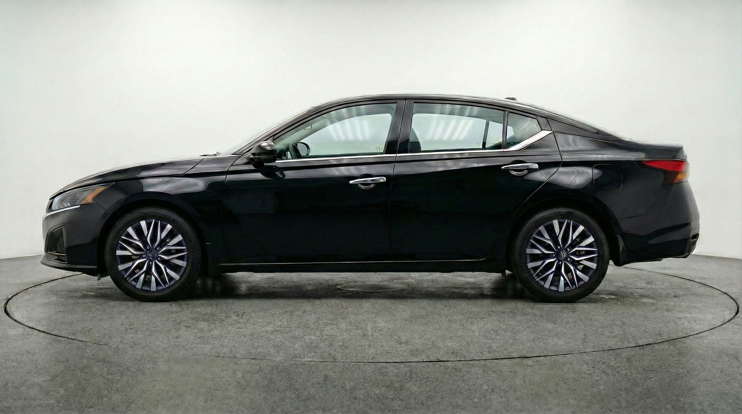 Thumbnail: 2025 Nissan Altima - 4