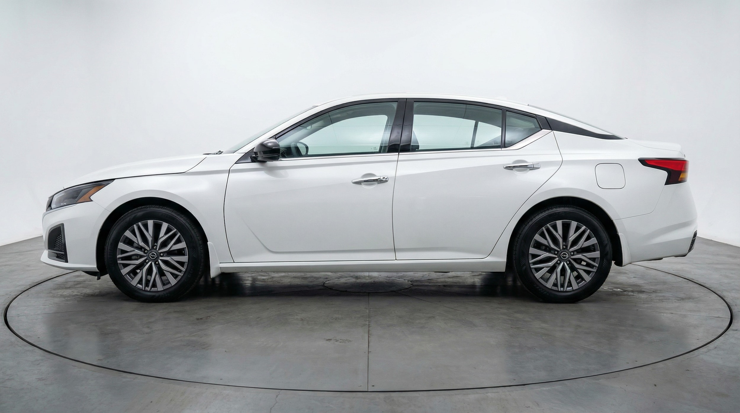 Thumbnail: 2025 Nissan Altima - 4