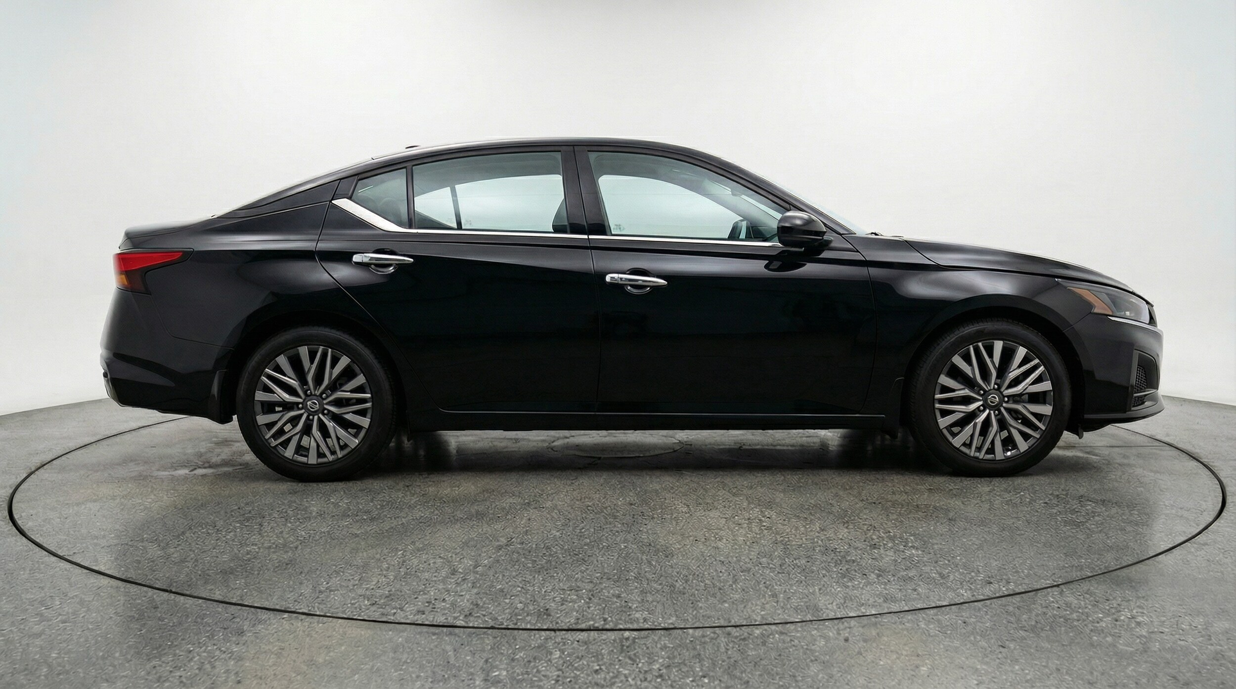 Thumbnail: 2025 Nissan Altima - 8