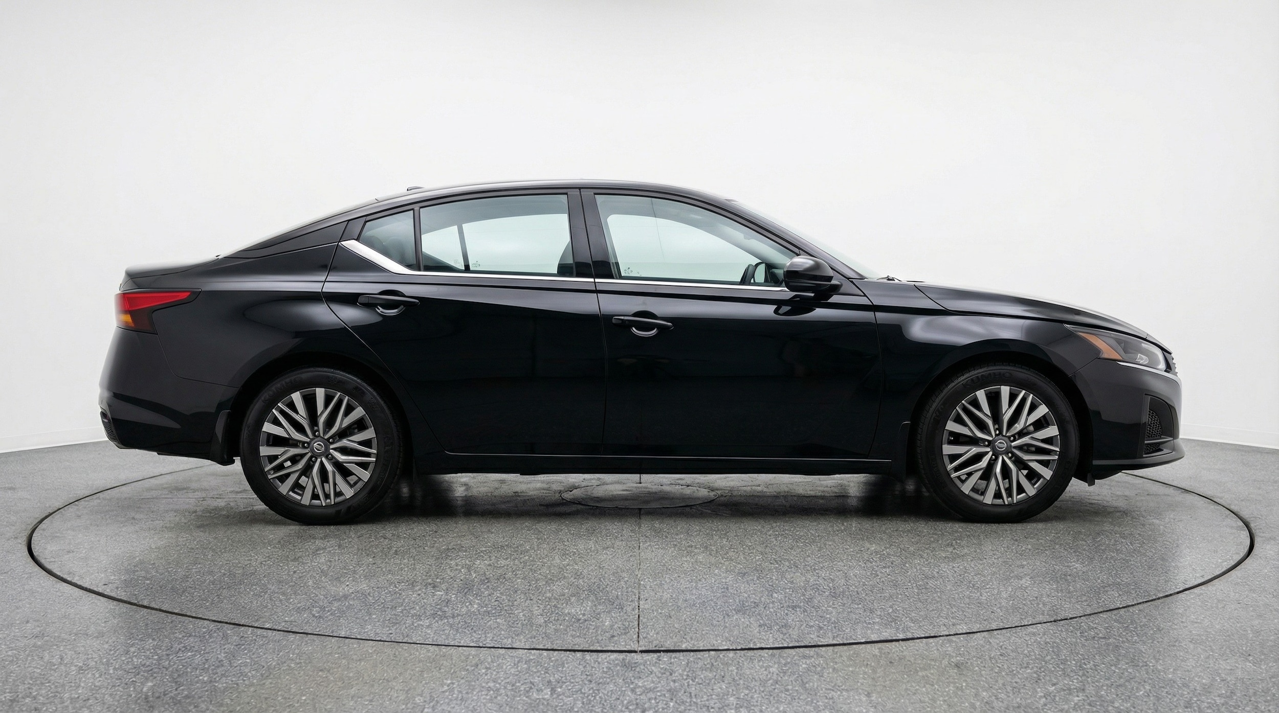Thumbnail: 2025 Nissan Altima - 8