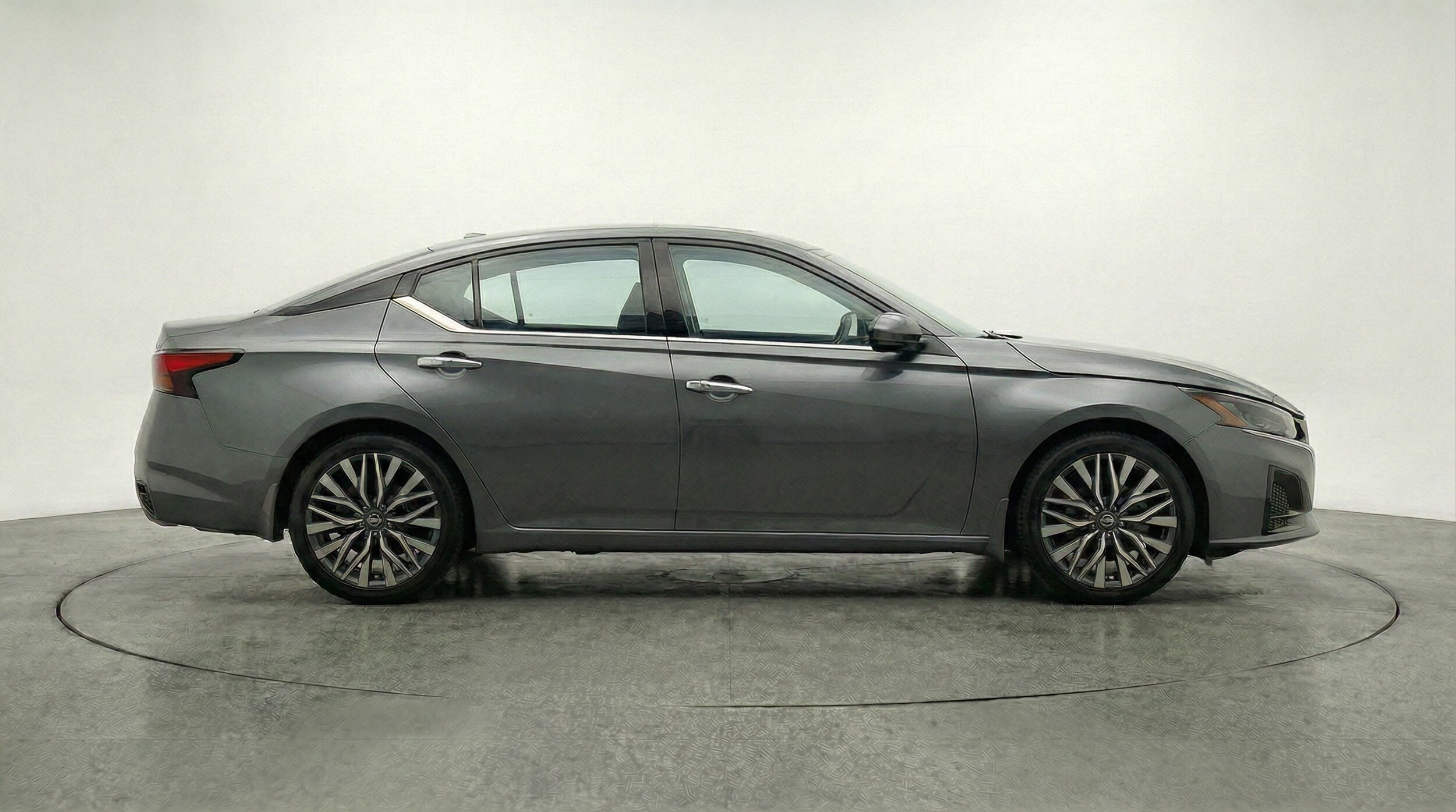 Thumbnail: 2025 Nissan Altima - 8