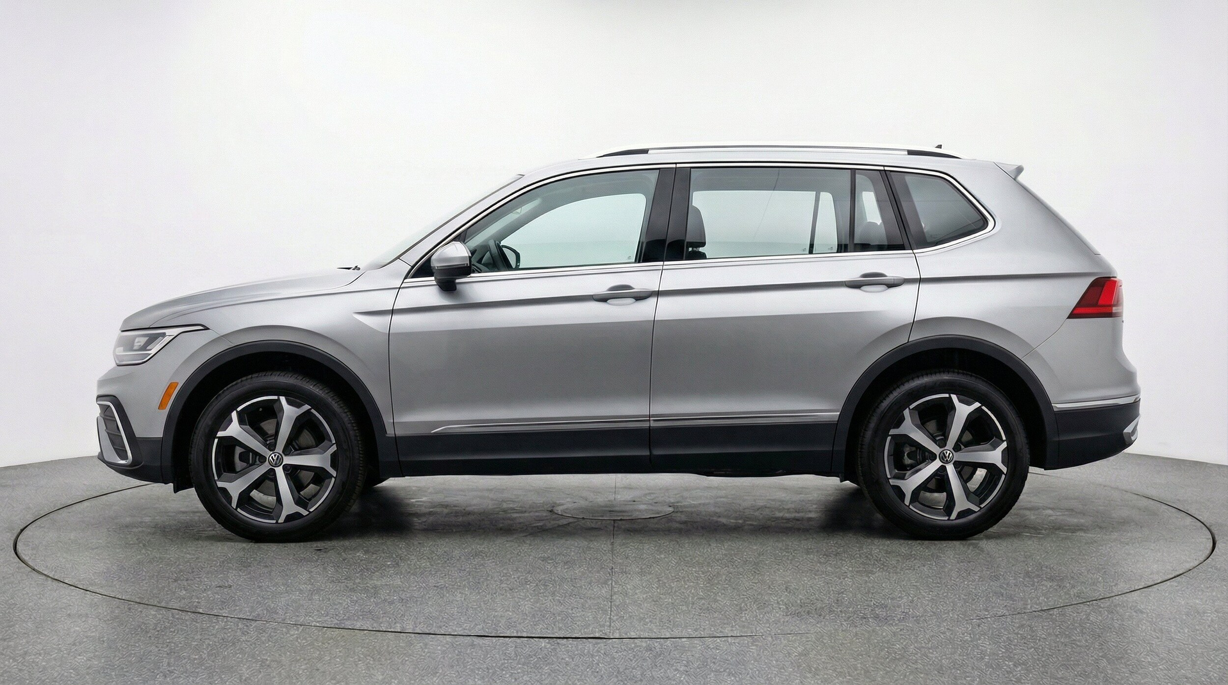 Thumbnail: 2026 Volkswagen Tiguan - 5