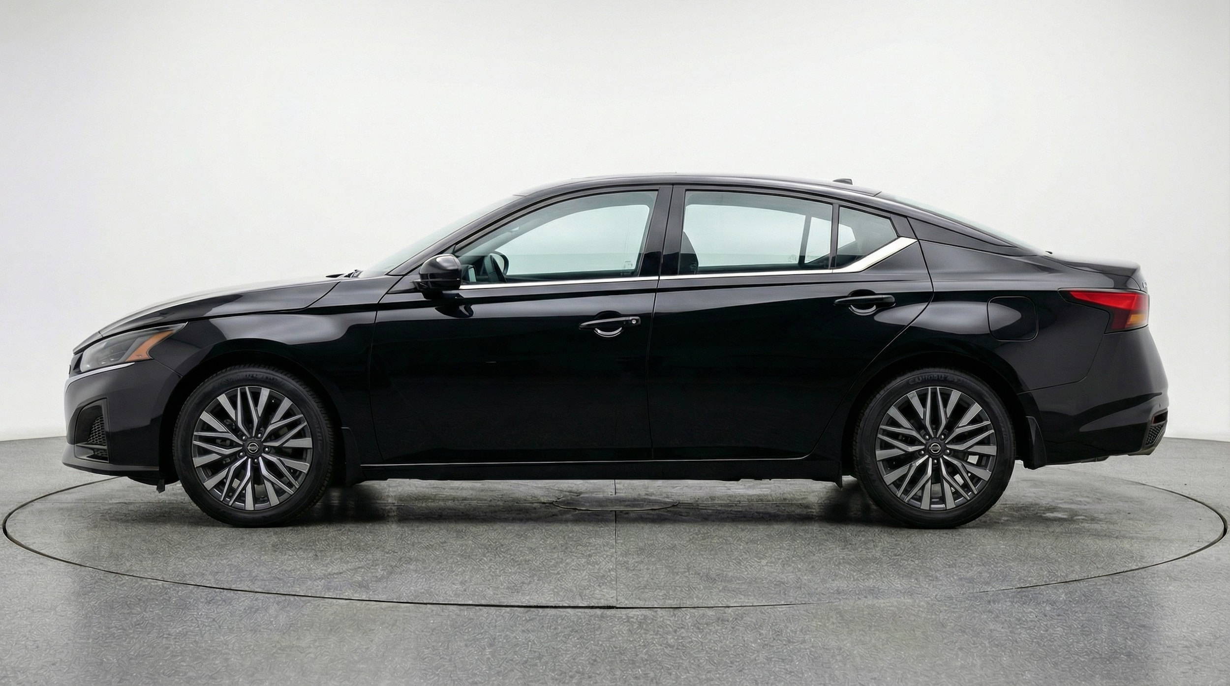 Thumbnail: 2025 Nissan Altima - 4