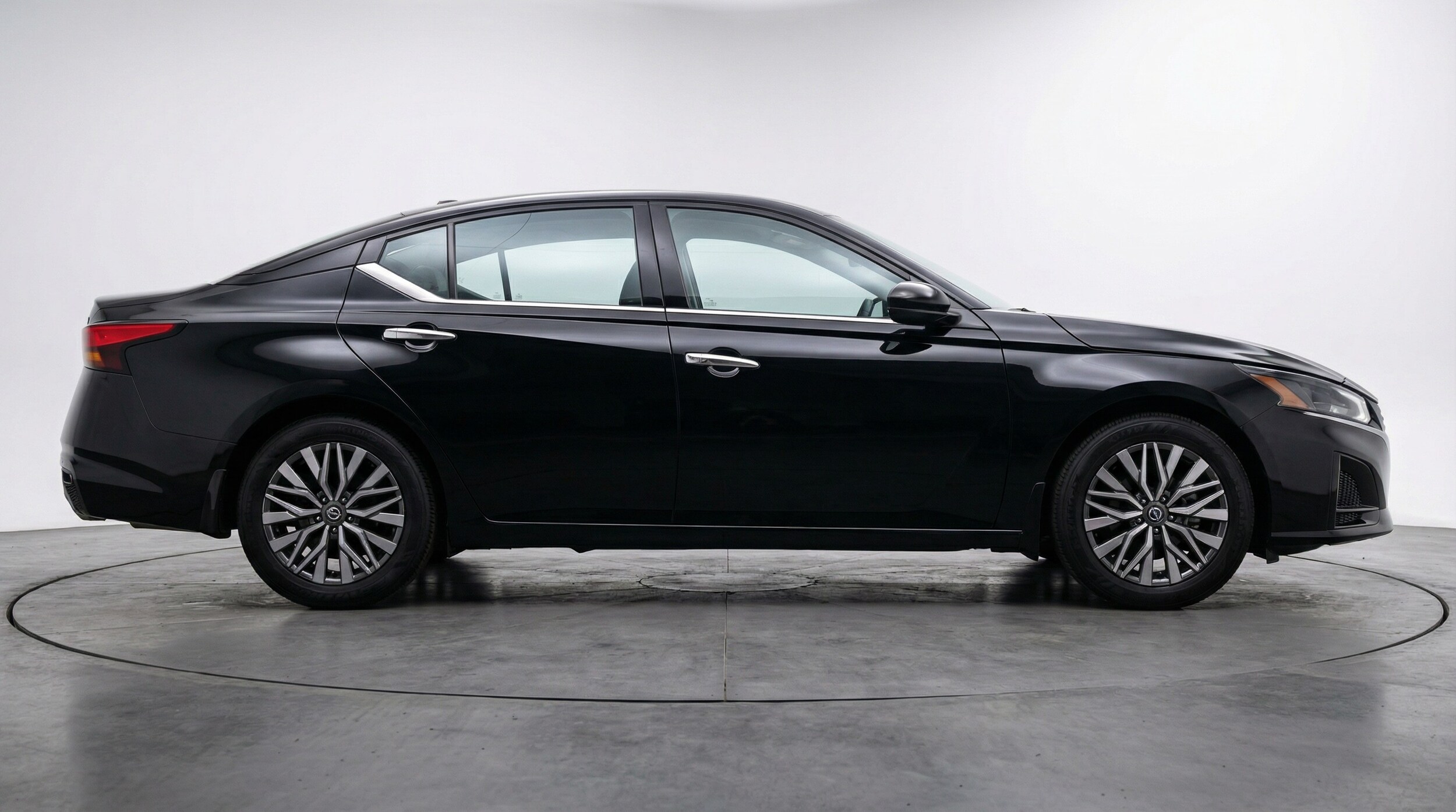 Thumbnail: 2025 Nissan Altima - 8