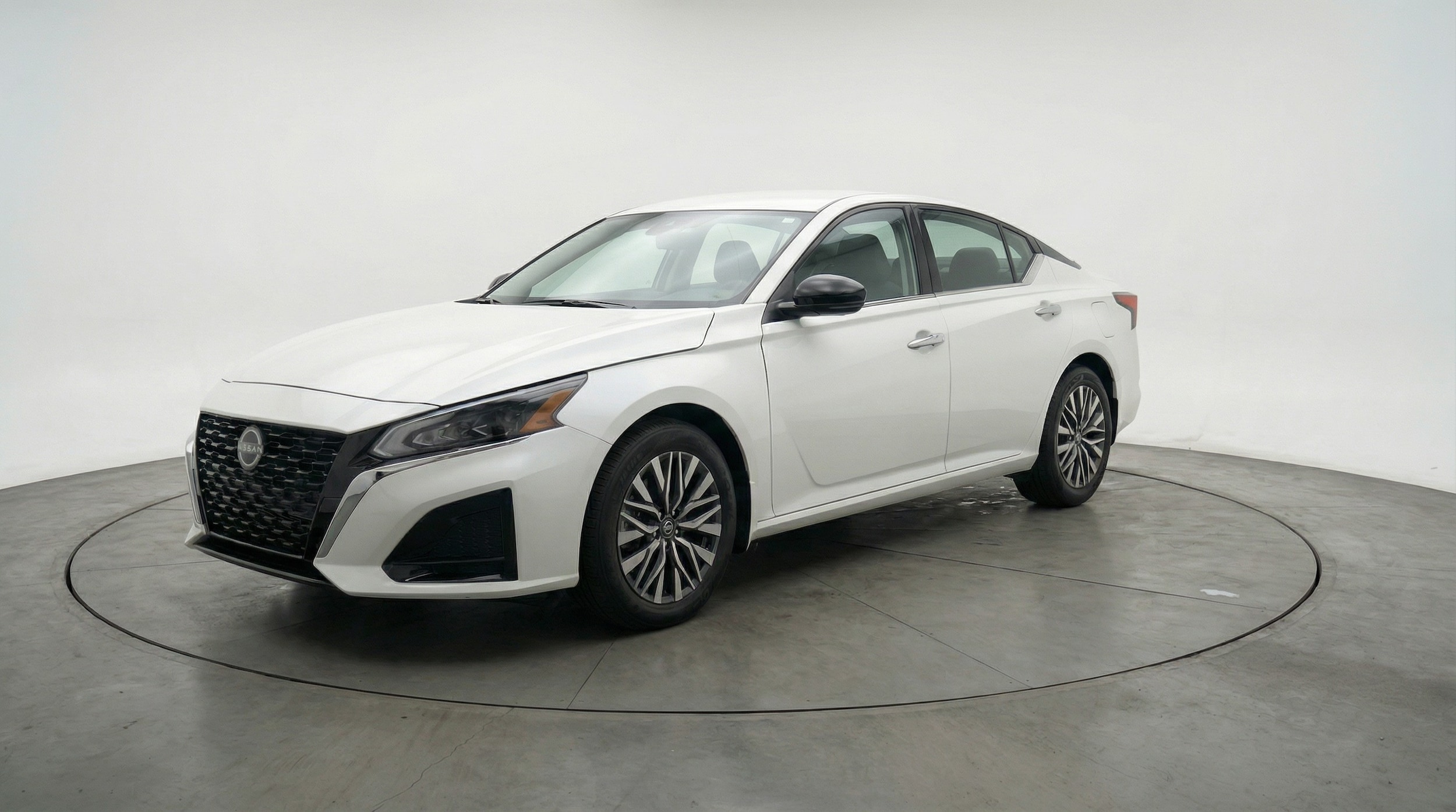 Thumbnail: 2025 Nissan Altima - 3