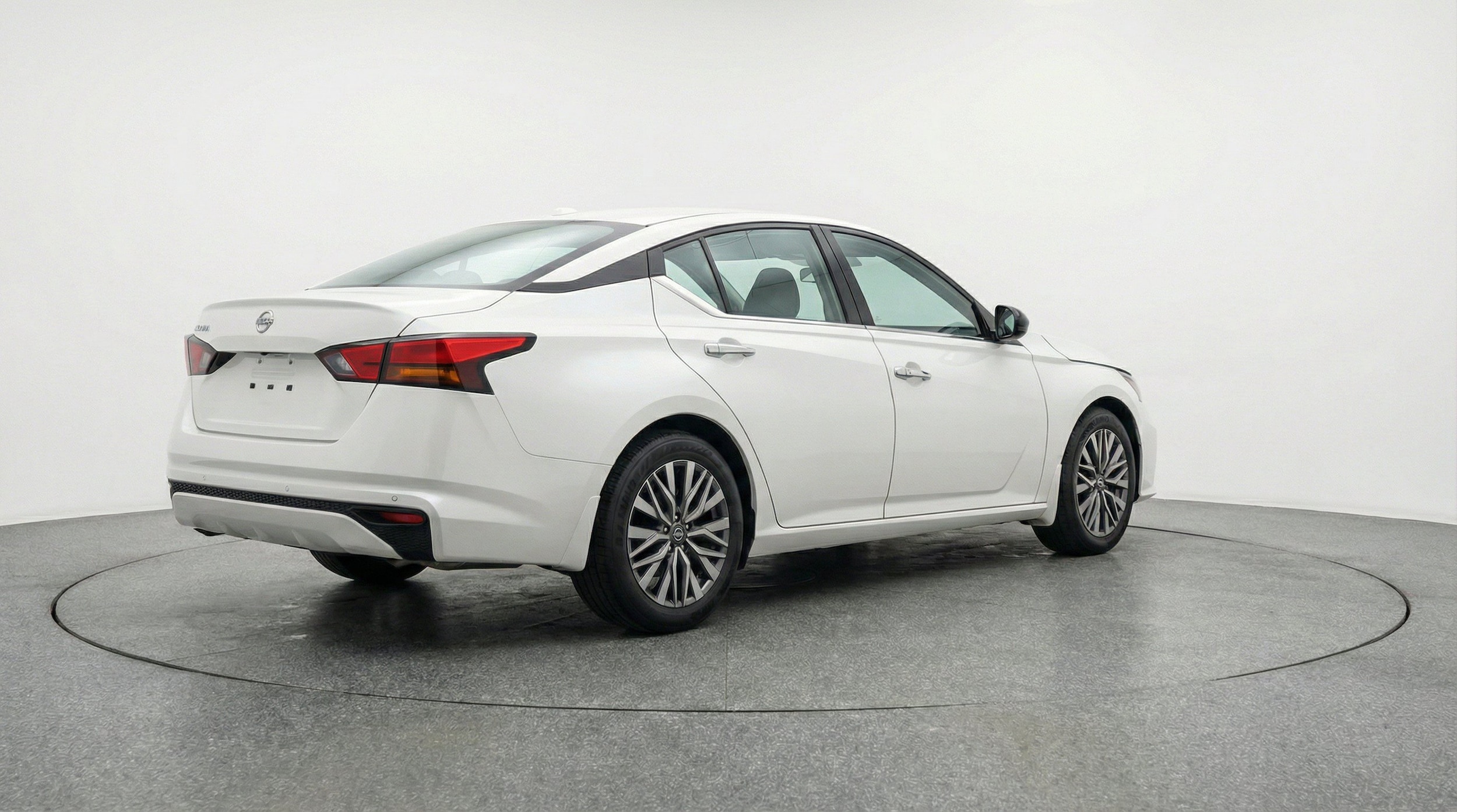 Thumbnail: 2025 Nissan Altima - 9