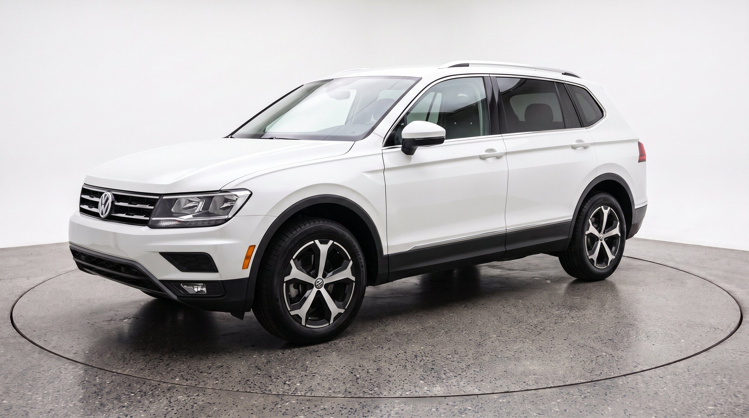 Thumbnail: 2026 Volkswagen Tiguan - 3