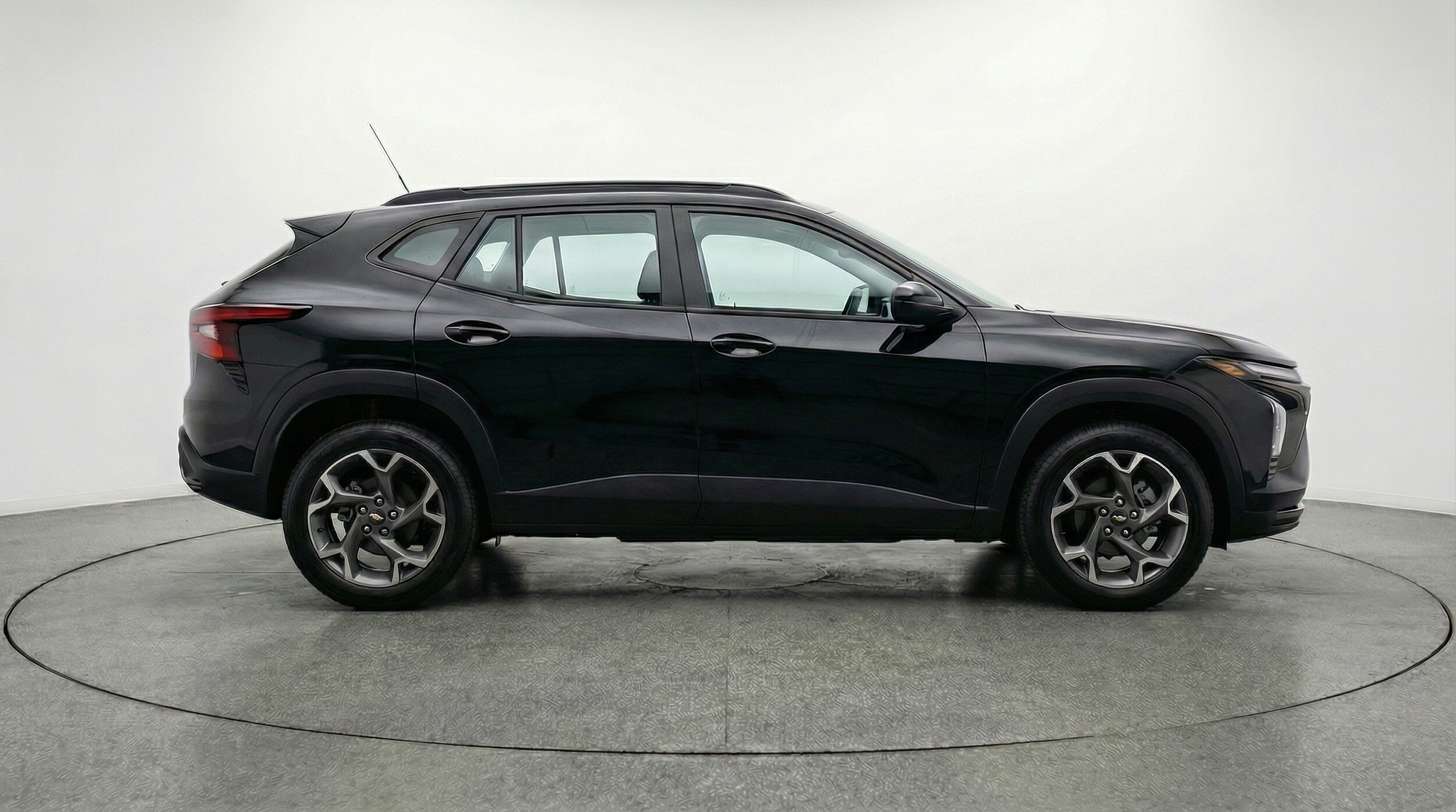 Thumbnail: 2025 Chevrolet Trax - 8