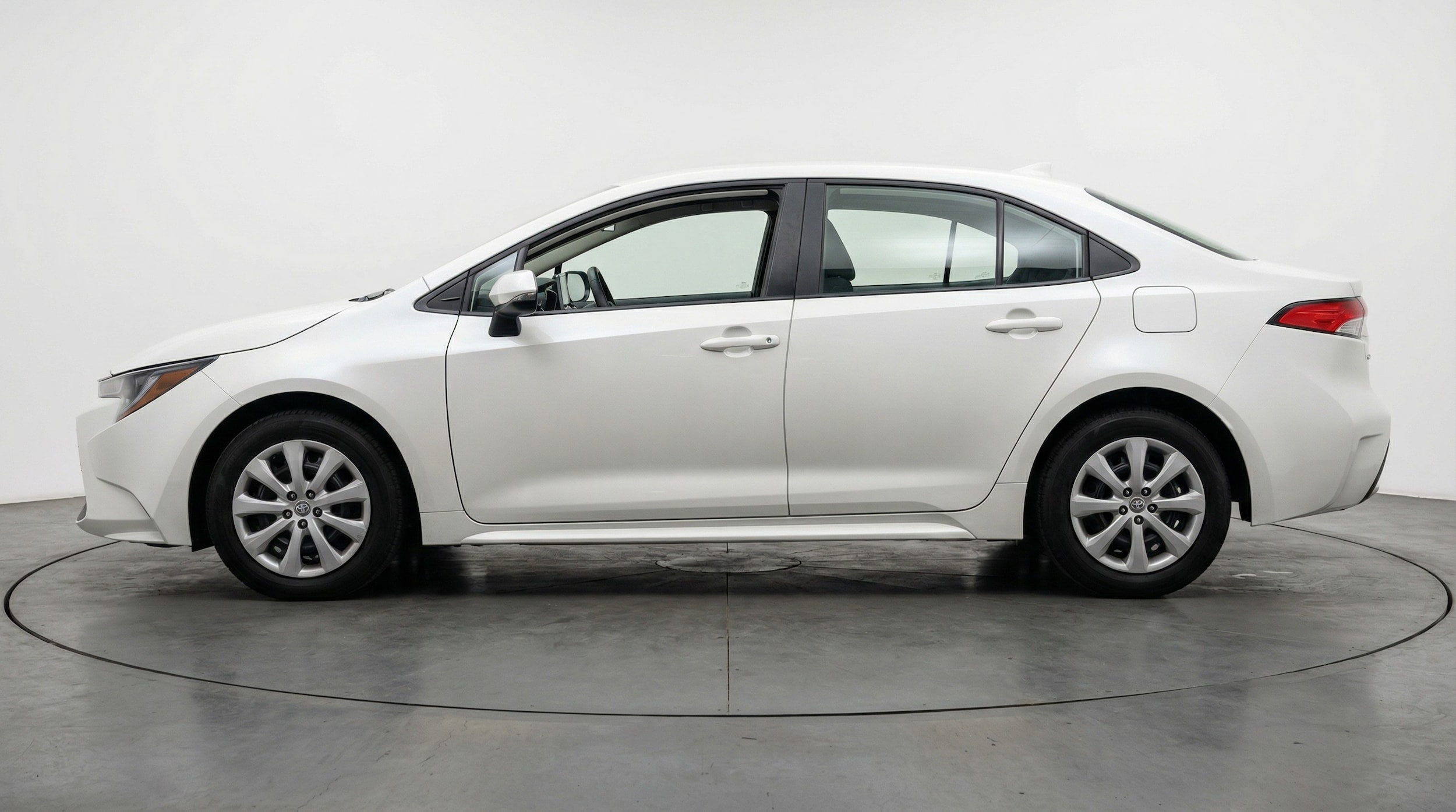 Thumbnail: 2025 Toyota Corolla - 4