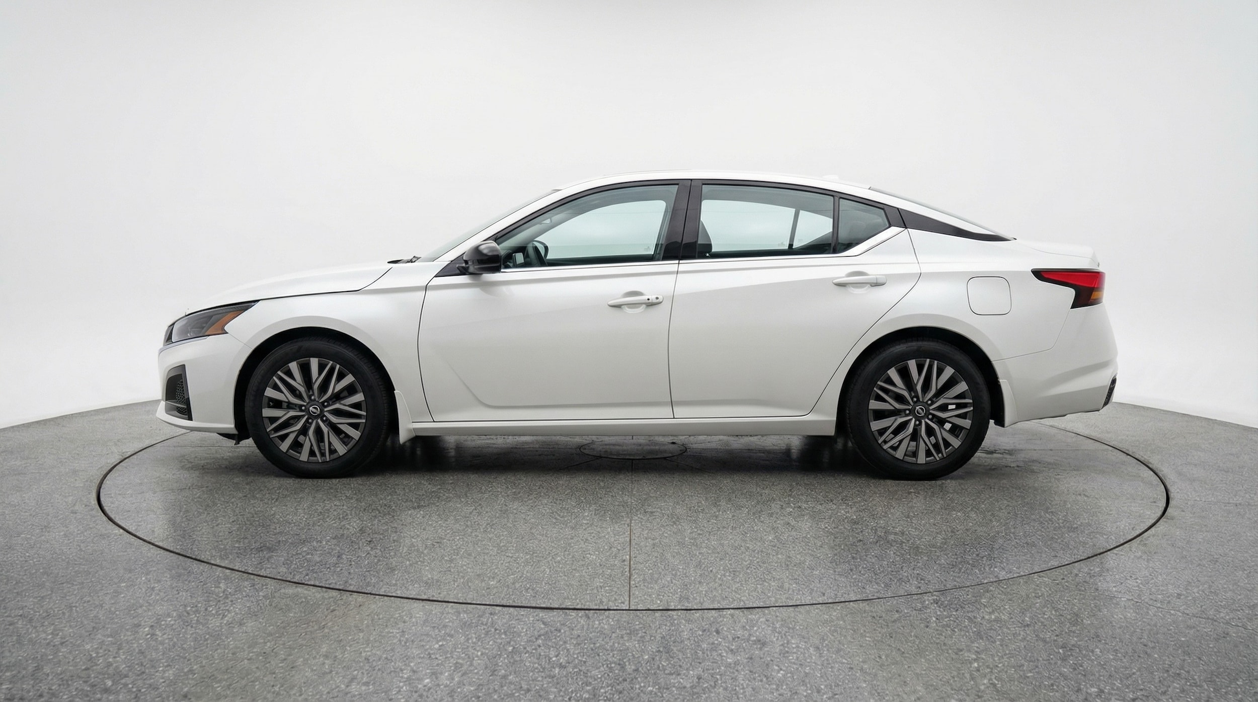 Thumbnail: 2025 Nissan Altima - 4