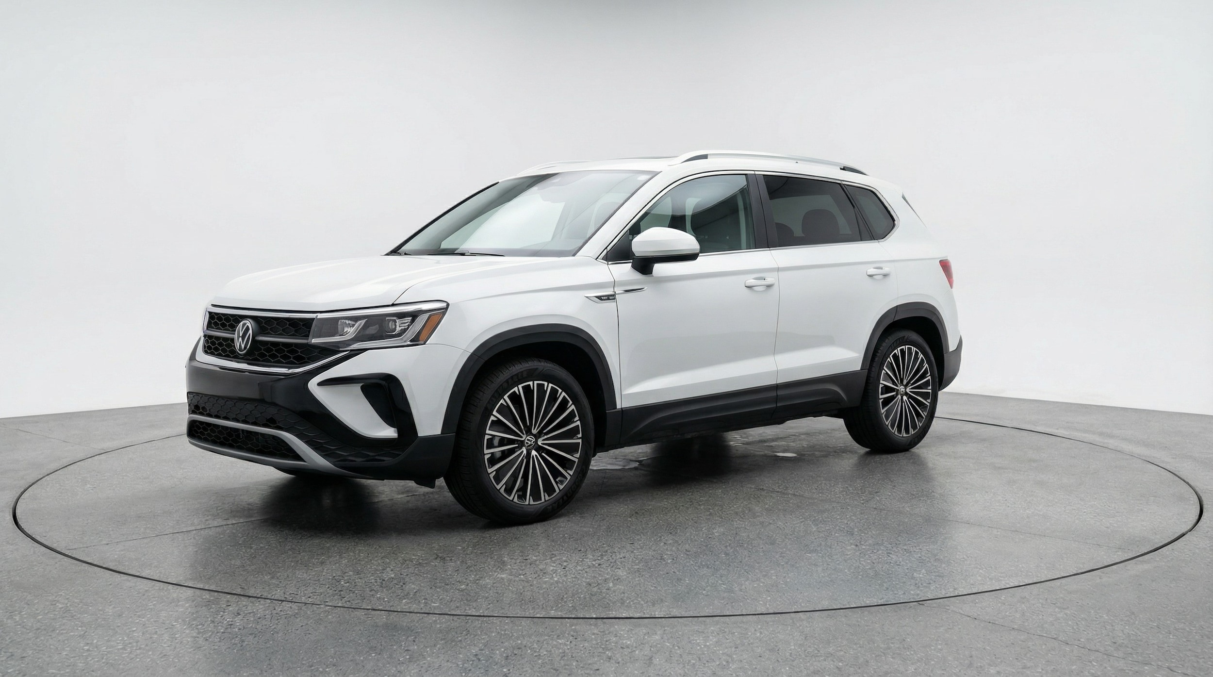 Thumbnail: 2025 Volkswagen Taos - 3