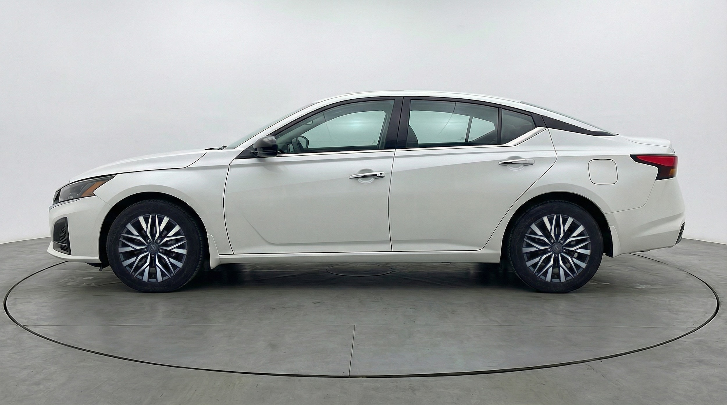 Thumbnail: 2025 Nissan Altima - 4