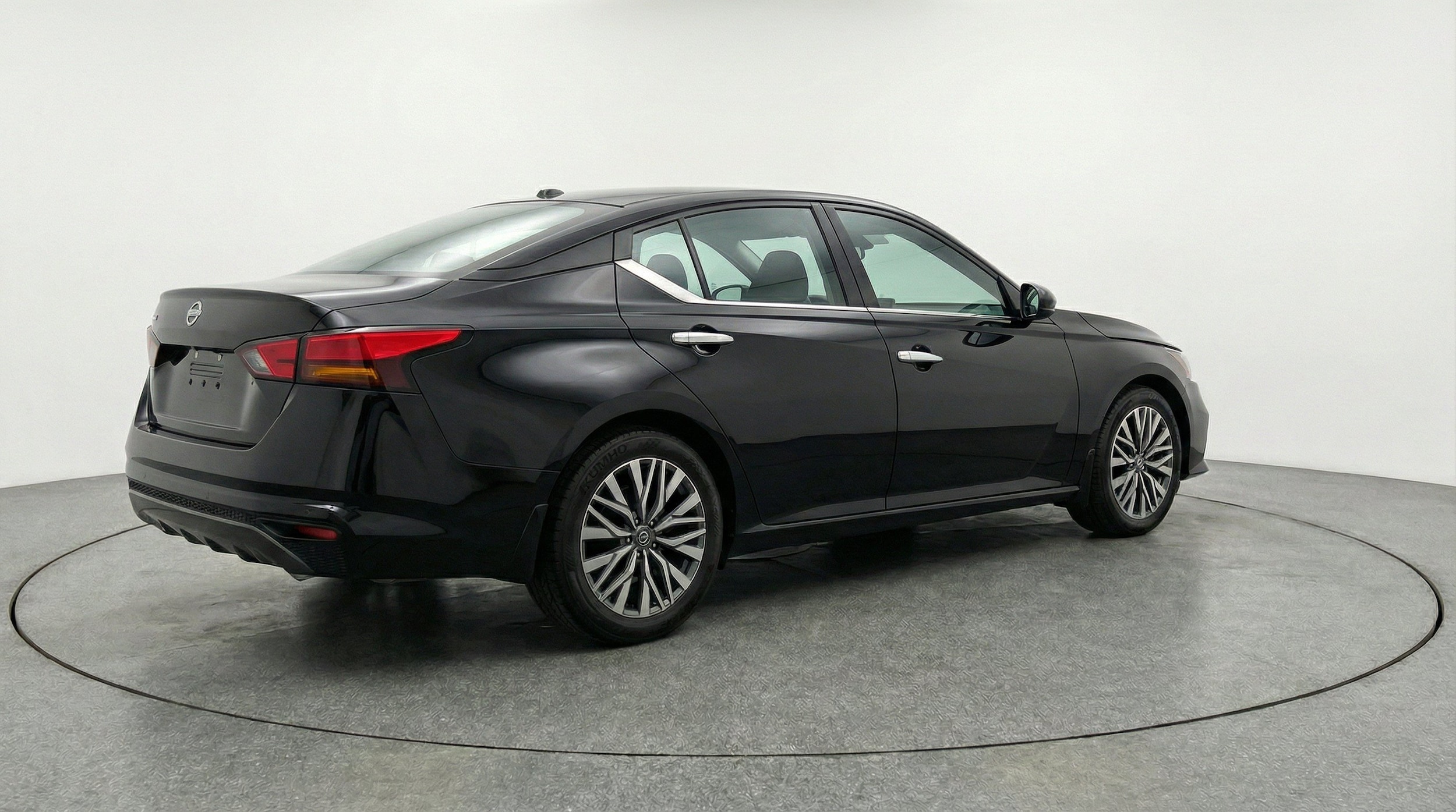 Thumbnail: 2025 Nissan Altima - 9