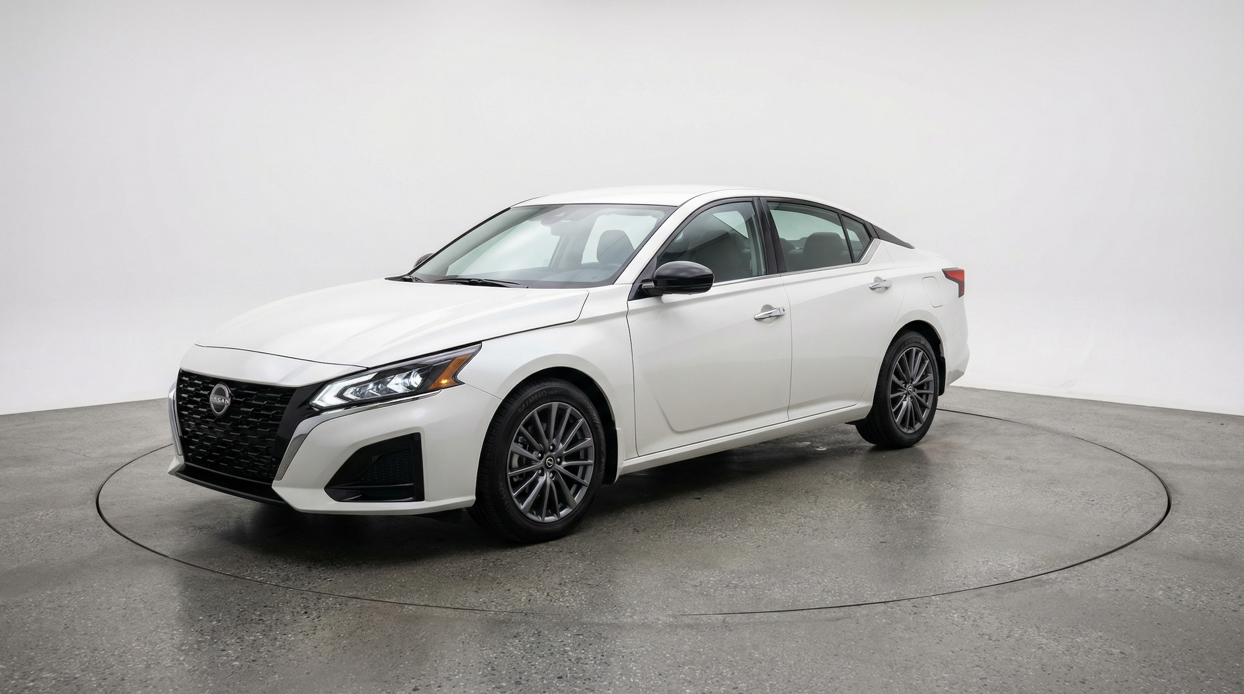 Thumbnail: 2025 Nissan Altima - 3