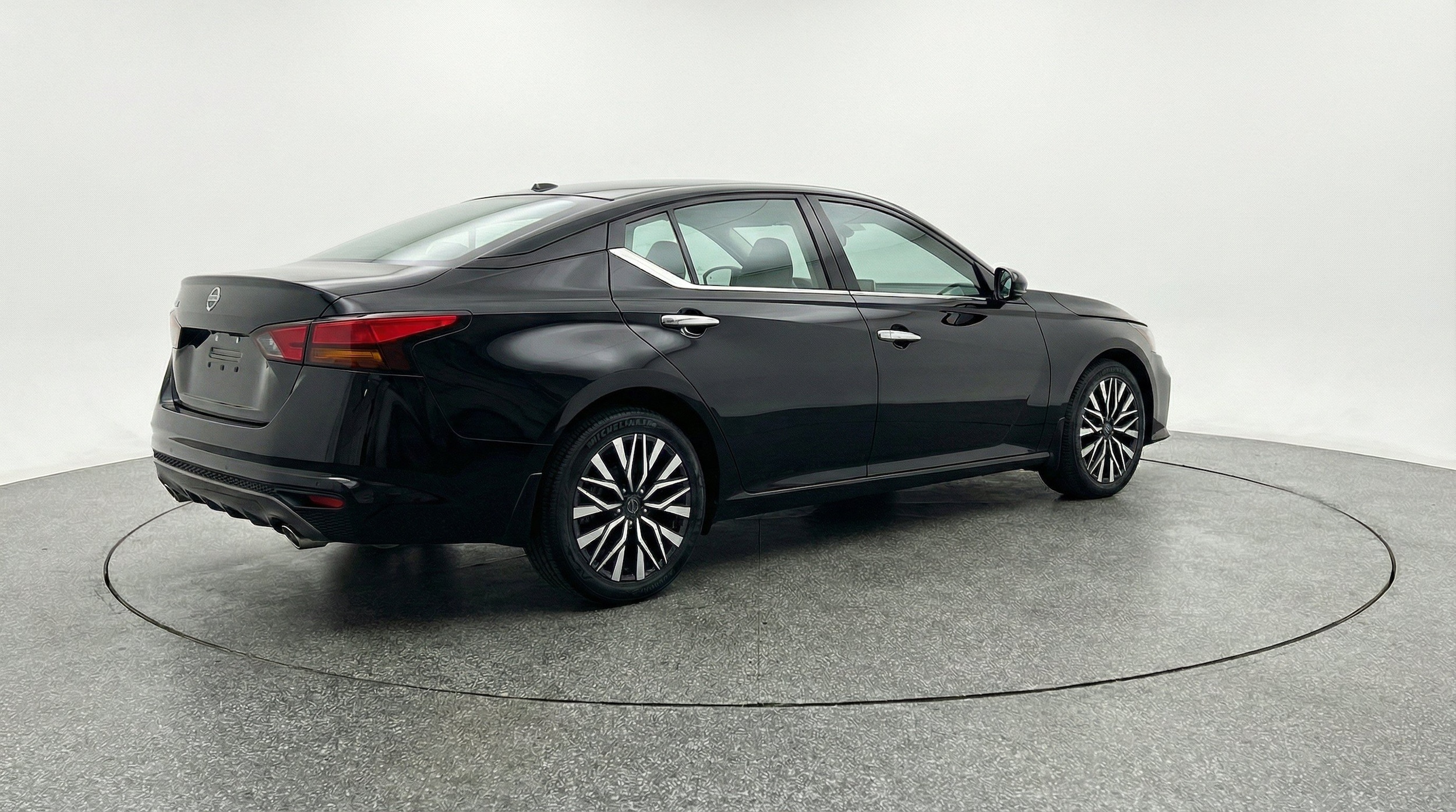 Thumbnail: 2025 Nissan Altima - 9