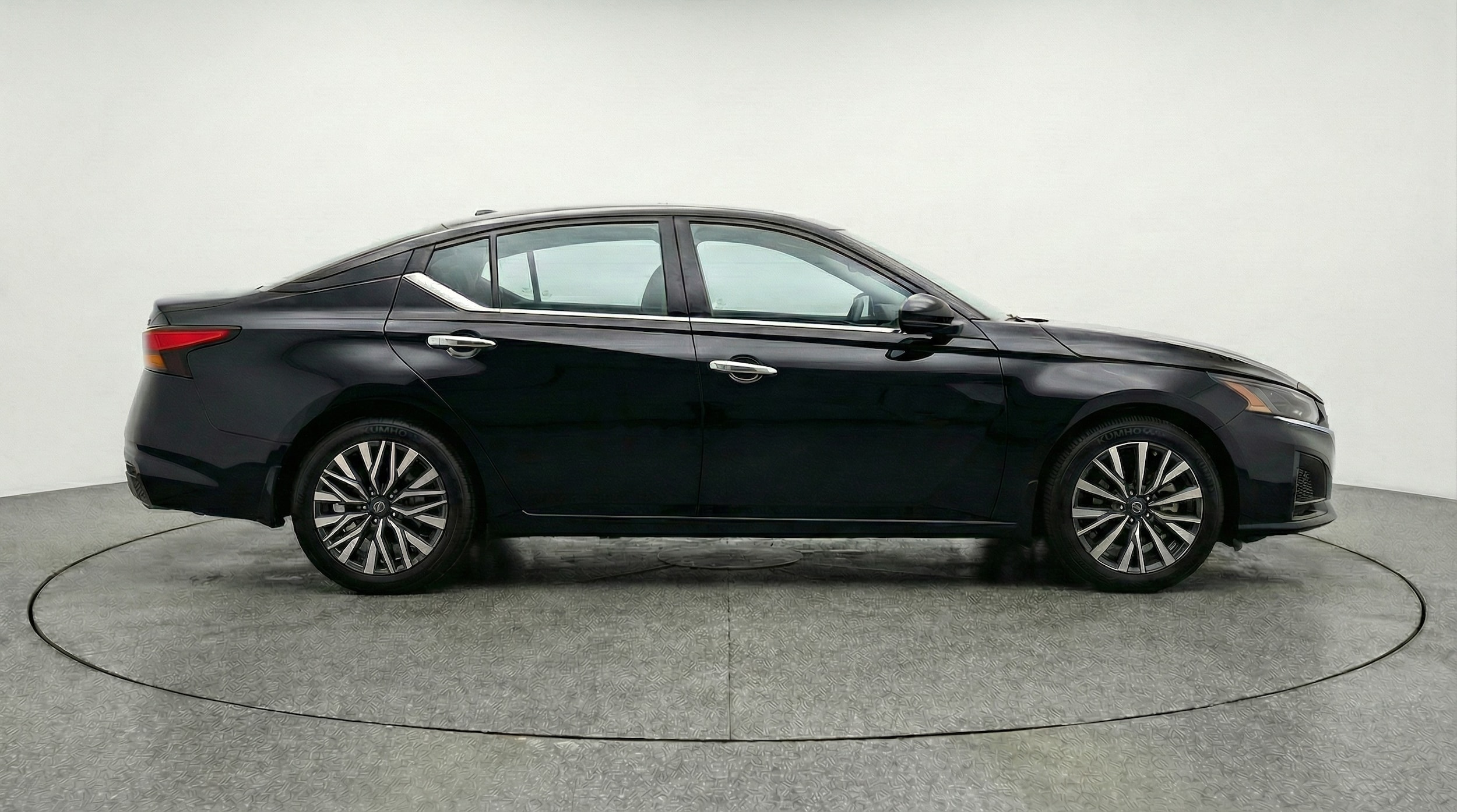 Thumbnail: 2025 Nissan Altima - 8