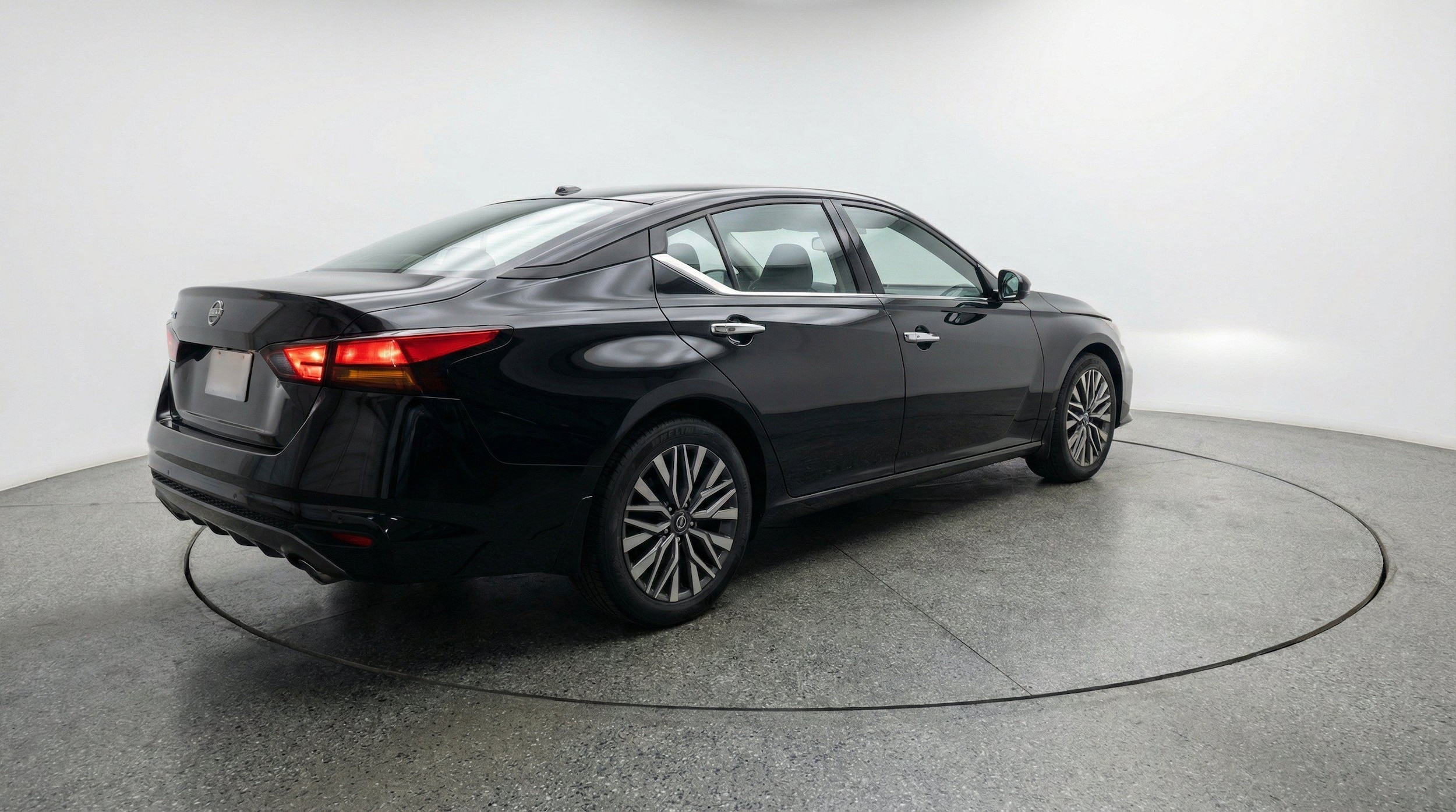 Thumbnail: 2025 Nissan Altima - 9