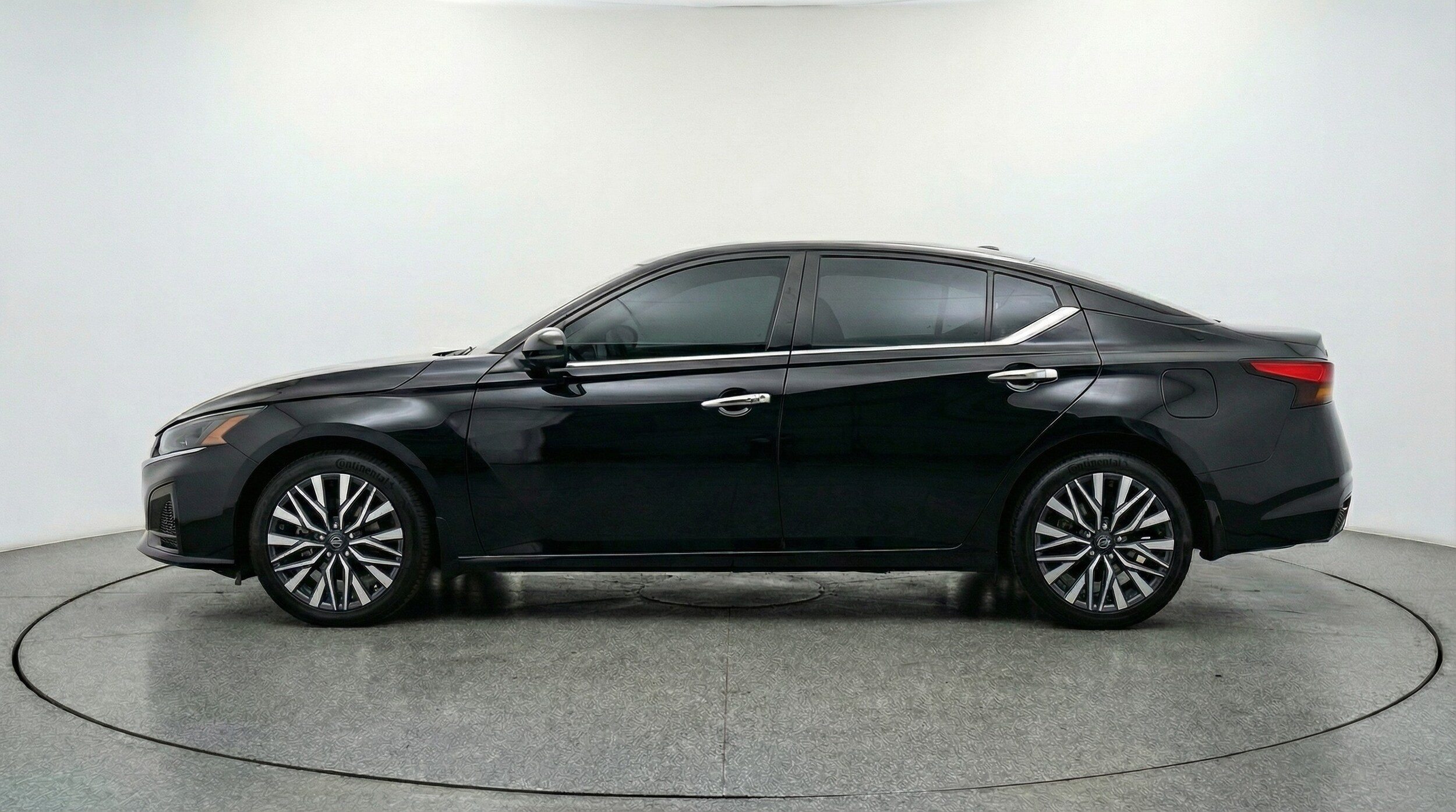 Thumbnail: 2025 Nissan Altima - 4