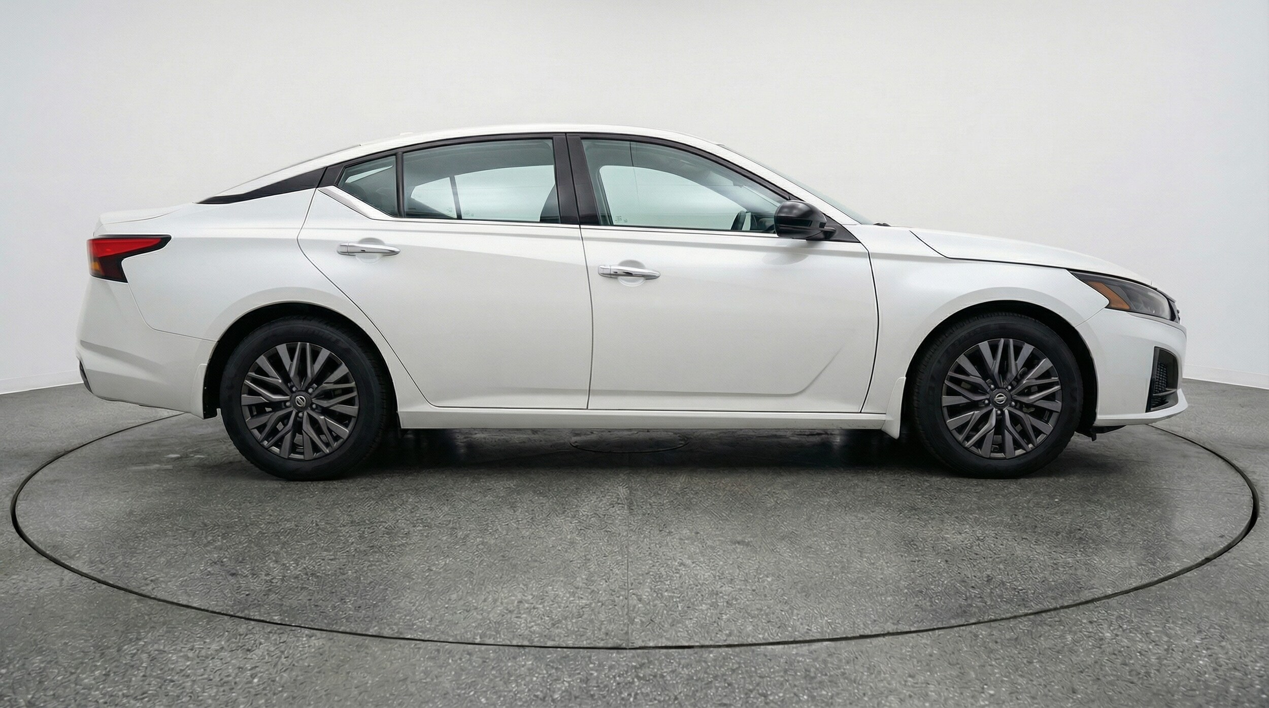 Thumbnail: 2025 Nissan Altima - 8