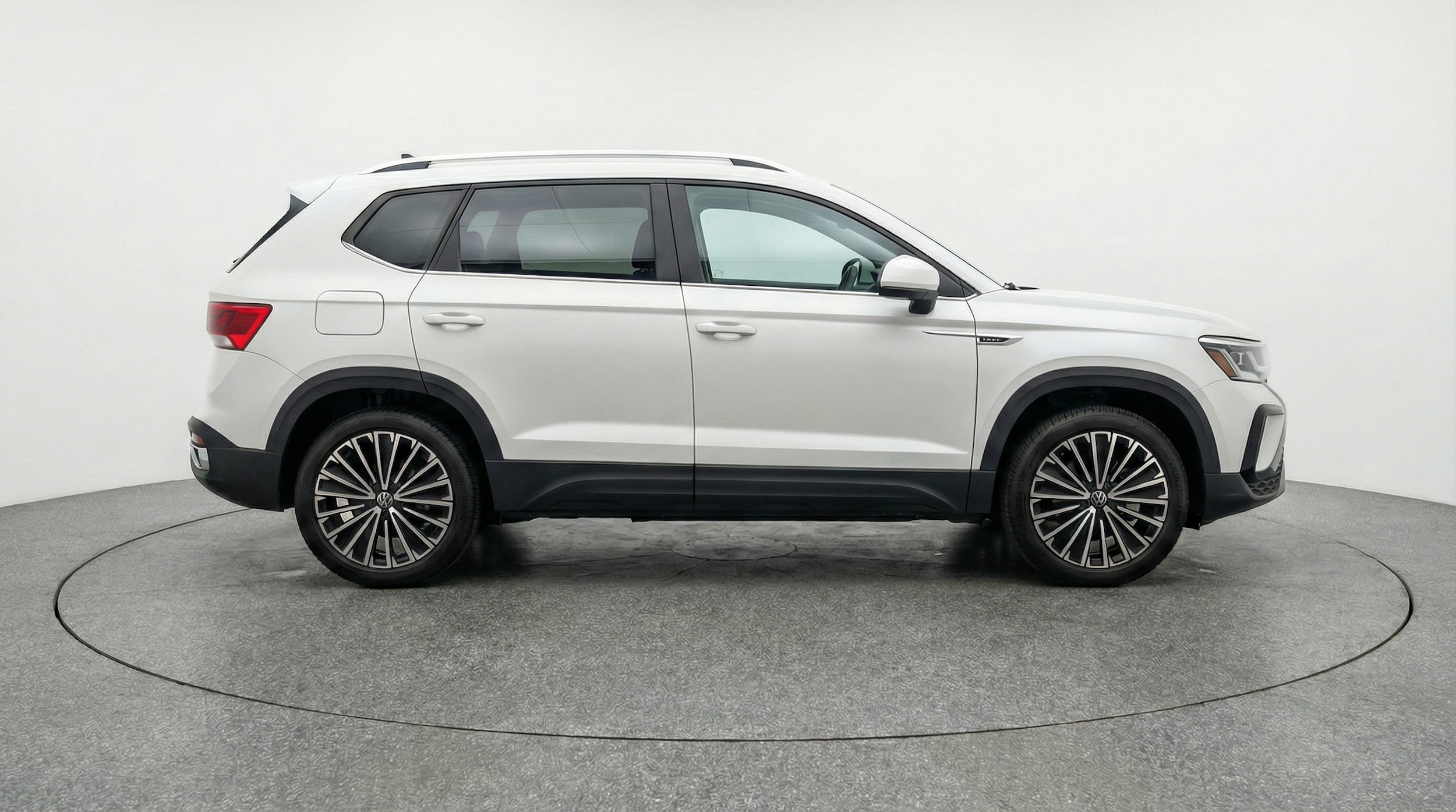 Thumbnail: 2025 Volkswagen Taos - 8