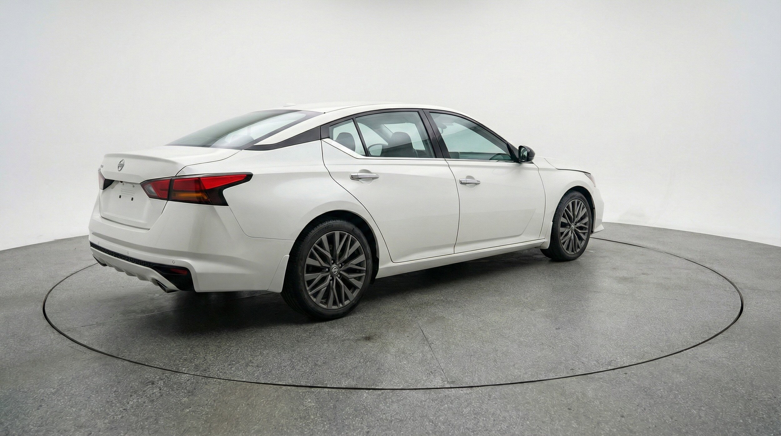 Thumbnail: 2025 Nissan Altima - 9