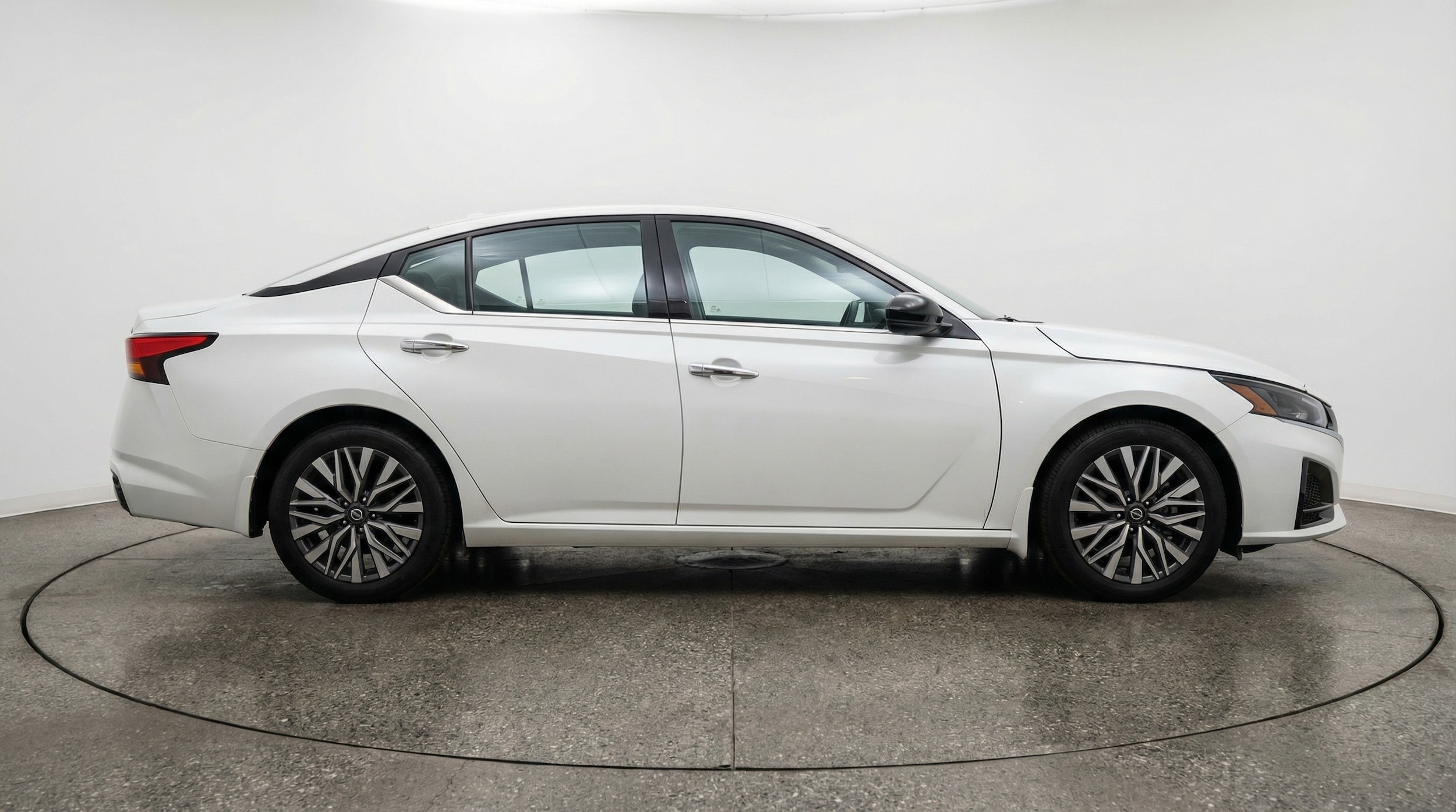 Thumbnail: 2025 Nissan Altima - 8