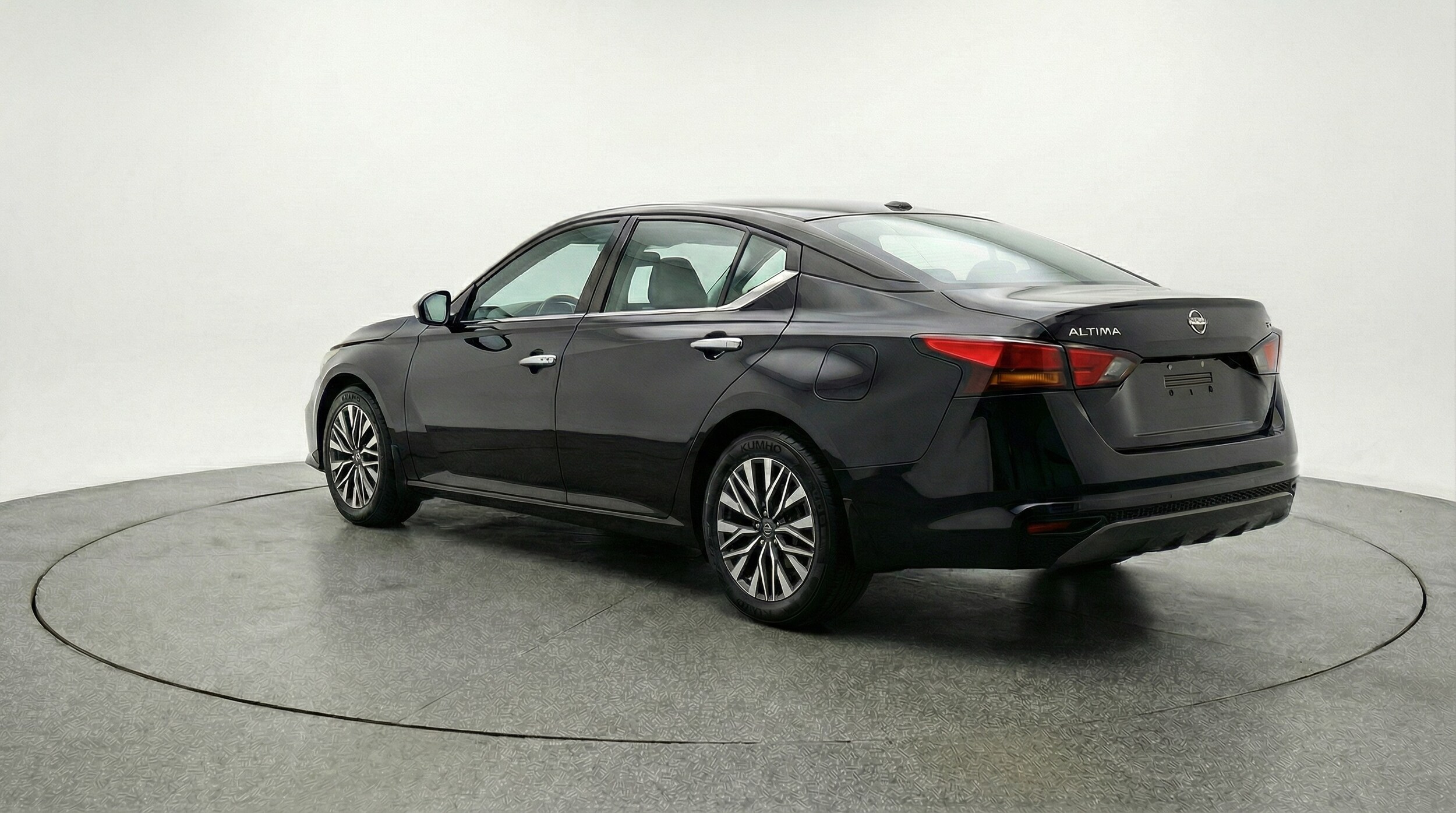 Thumbnail: 2025 Nissan Altima - 5