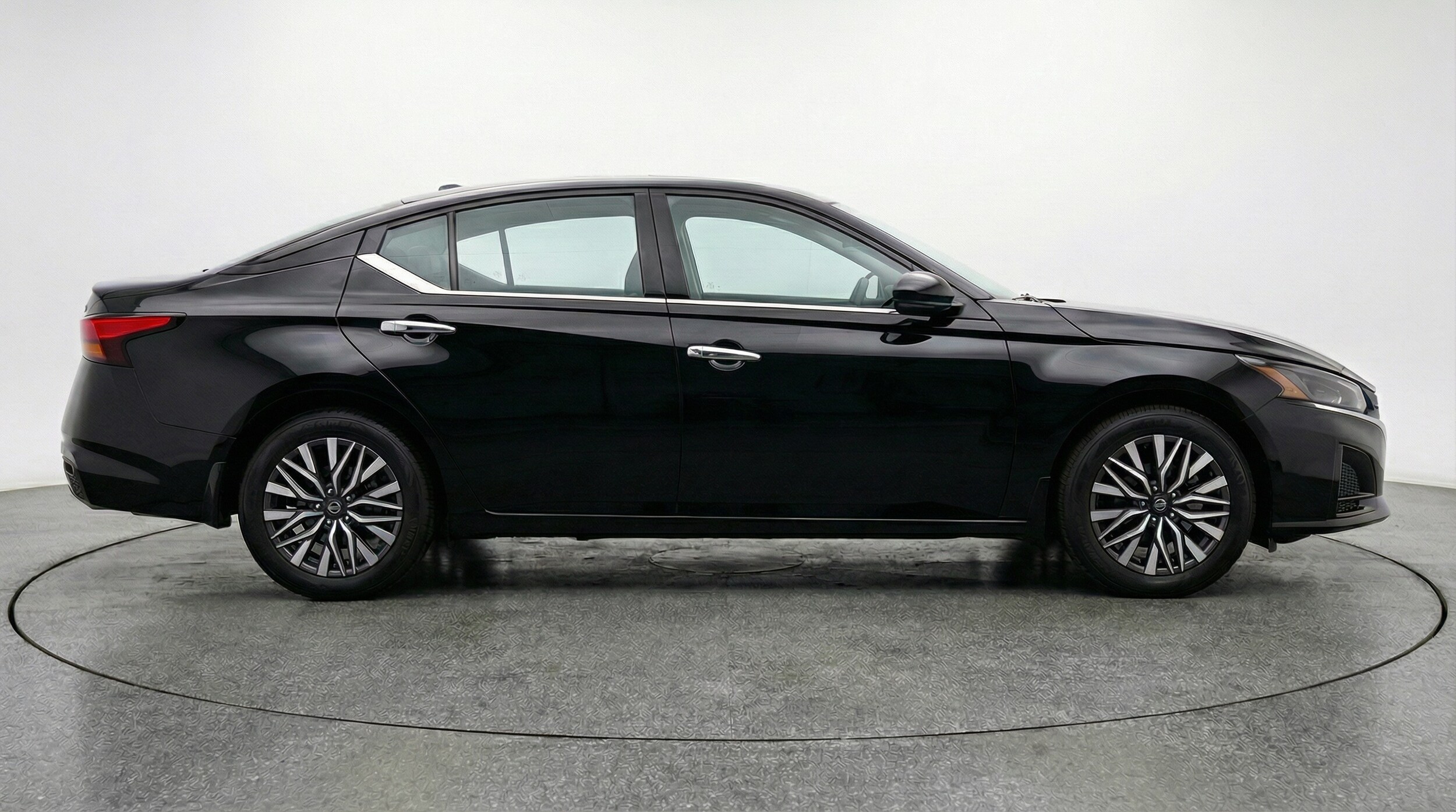 Thumbnail: 2025 Nissan Altima - 8