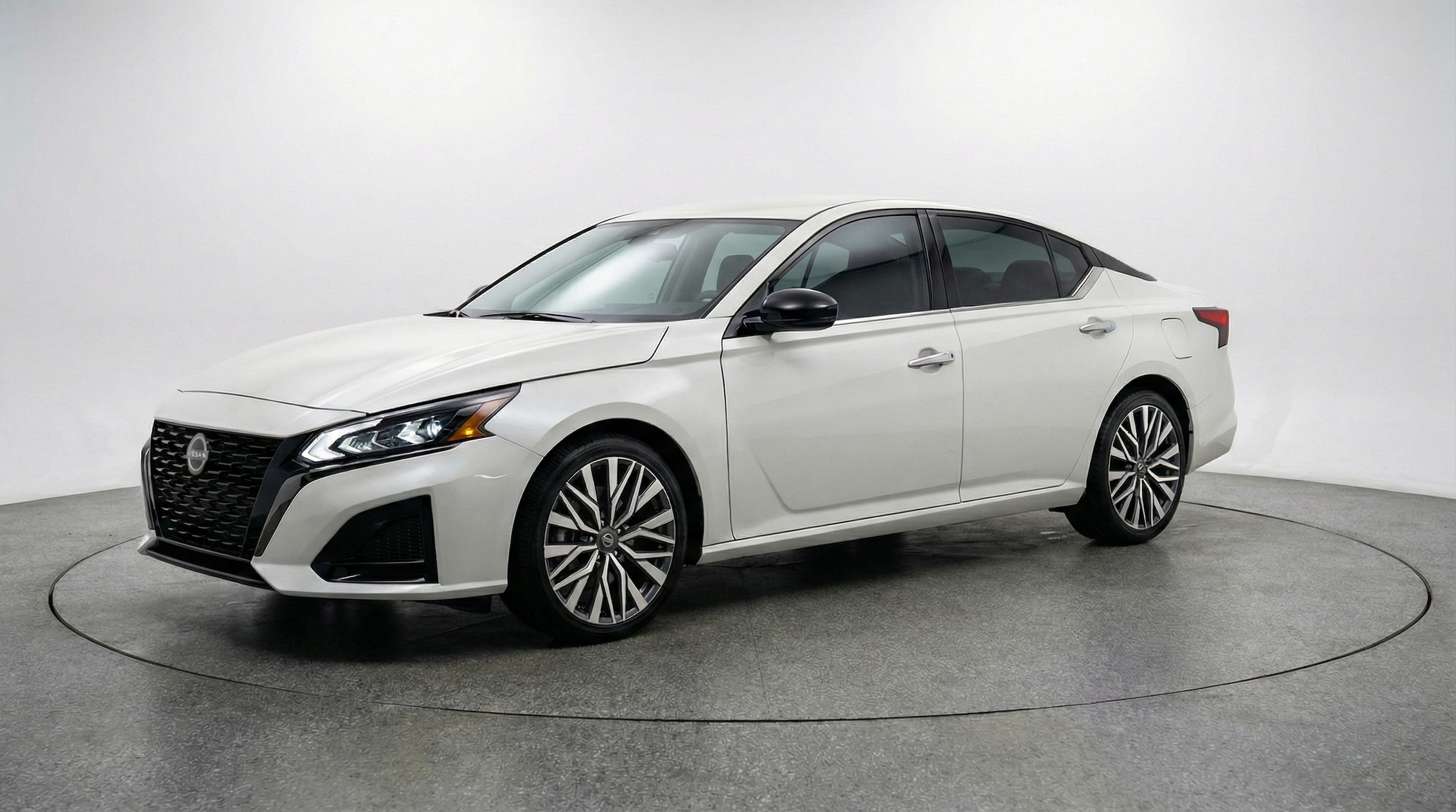 Thumbnail: 2025 Nissan Altima - 3