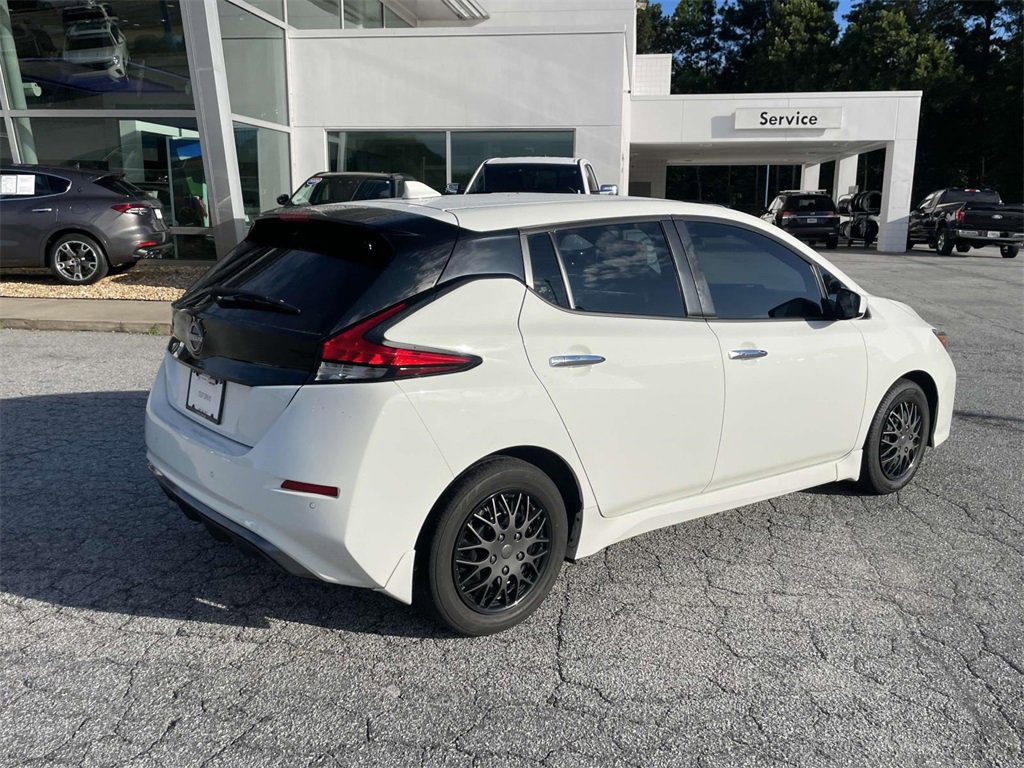 2023 Nissan Leaf S photo 3