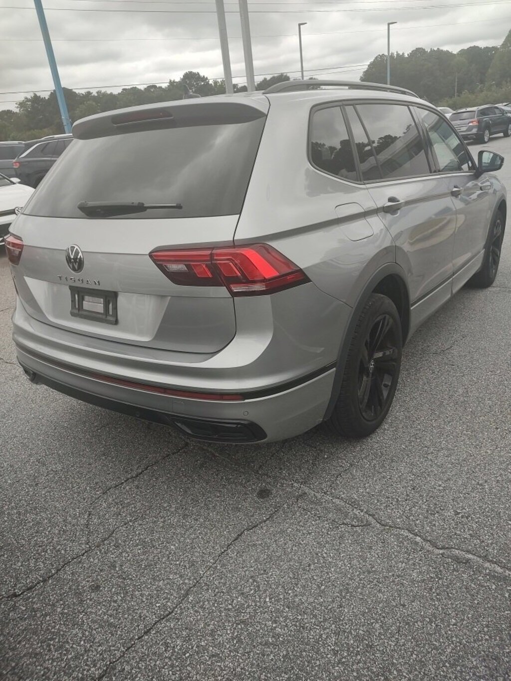 Used 2023 Volkswagen Tiguan SE R-Line Black 2.0T SE R-Line Black FWD